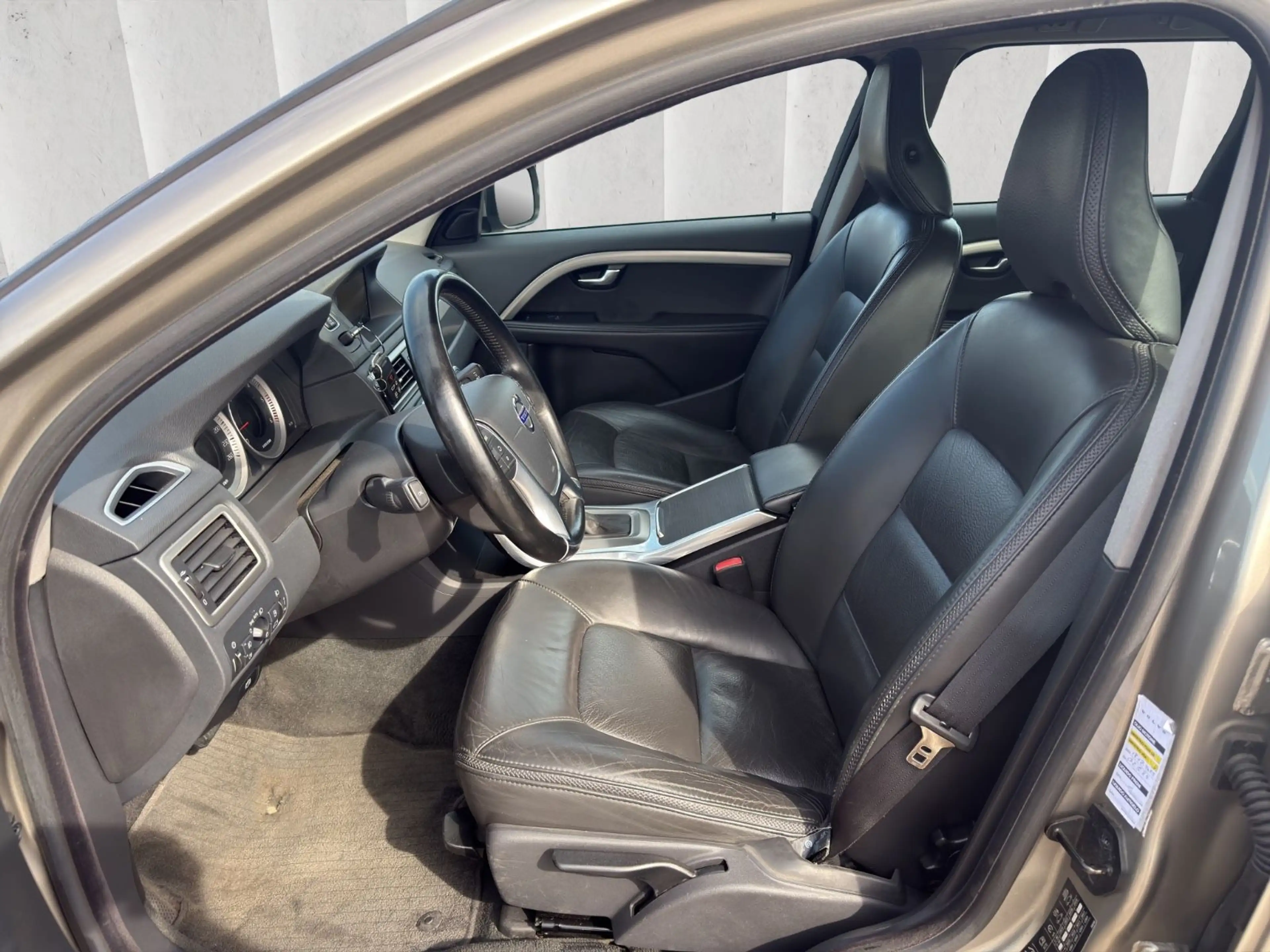 Volvo XC70 Momentum AWD*Automatik*Leder*Navi — photo 11