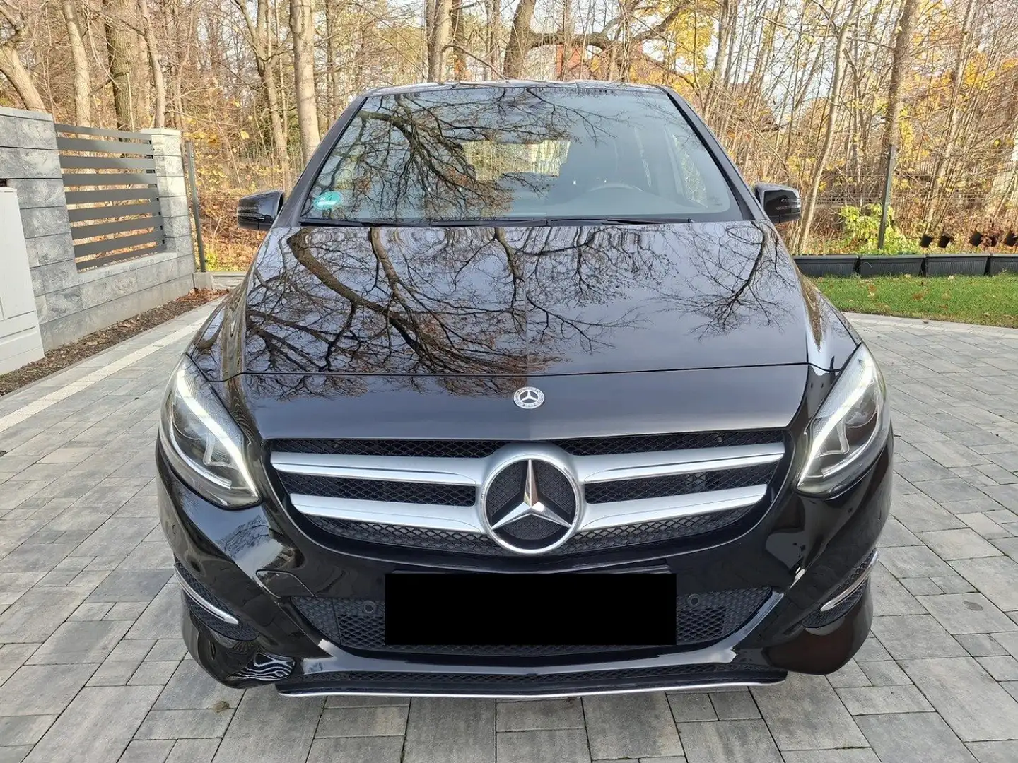 Mercedes-Benz B 200 B 200 7G-DCT Urban Schwarz - 1