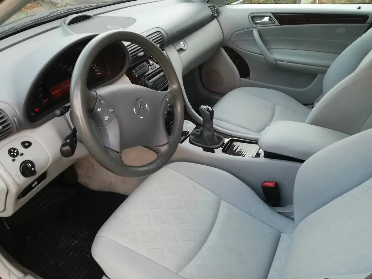 Mercedes-Benz 200, foto 3