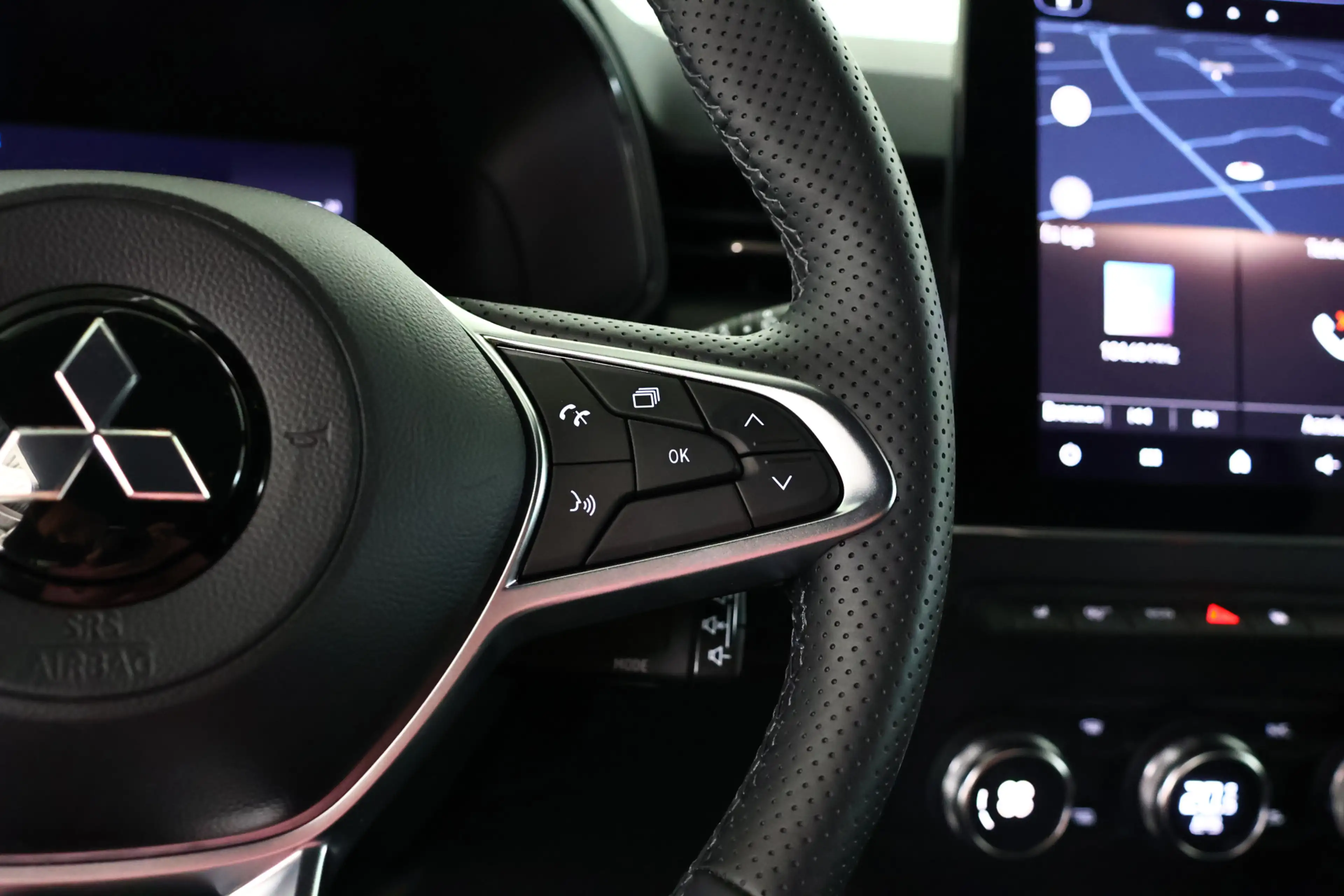 Mitsubishi Colt 1.0T MT First Edition / LED / Navi / CarPlay / ACC — photo 19