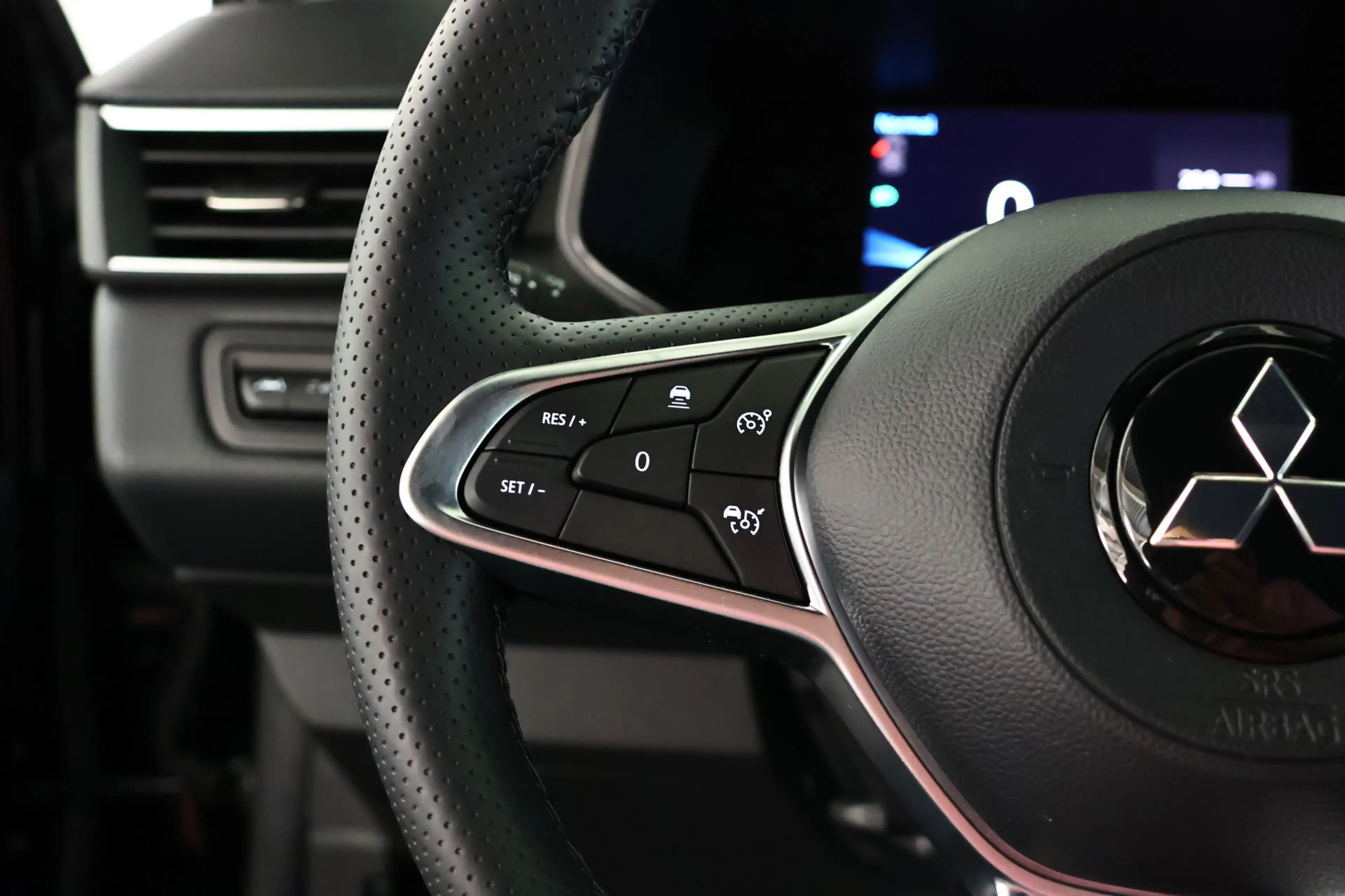 Mitsubishi Colt 1.0T MT First Edition / LED / Navi / CarPlay / ACC — photo 18