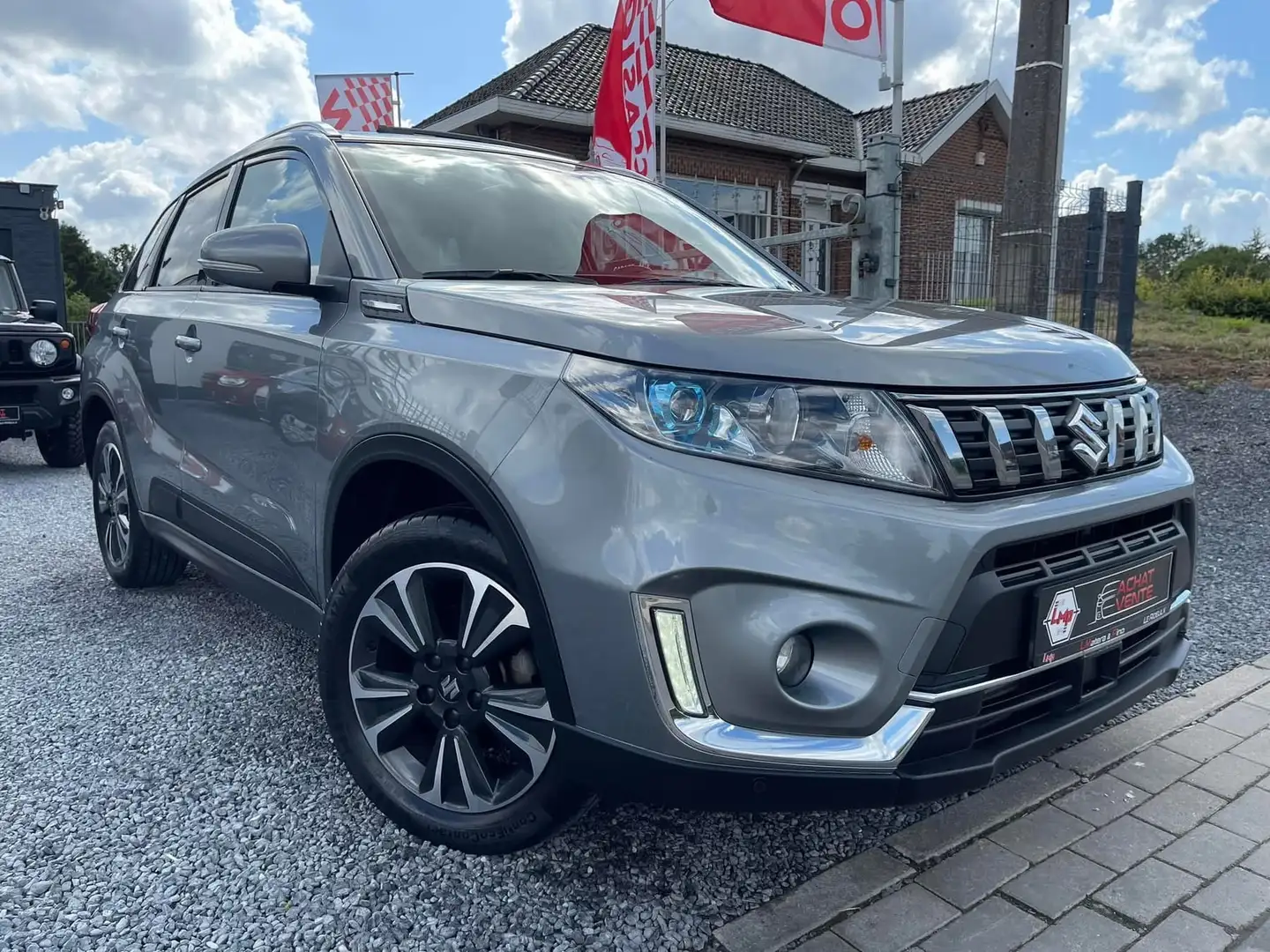 Suzuki Vitara 1.4TBjet-GLX-Toit Pano-4WD🔝Automat🔝 Gris - 2