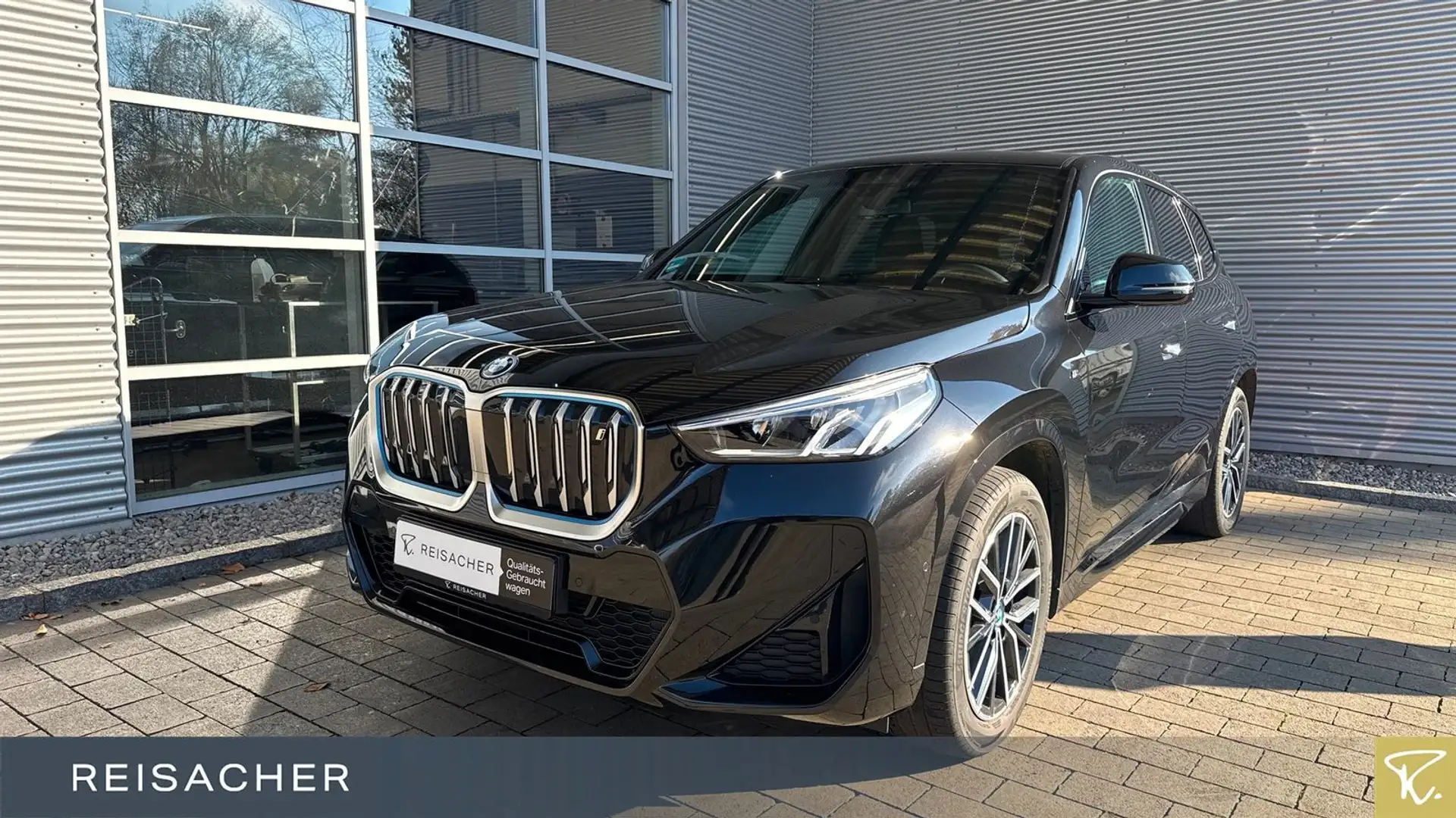 BMW iX1 IX1 XDRIVE30 M-Sport Navi RuKa DAB 18"LM Schwarz - 1