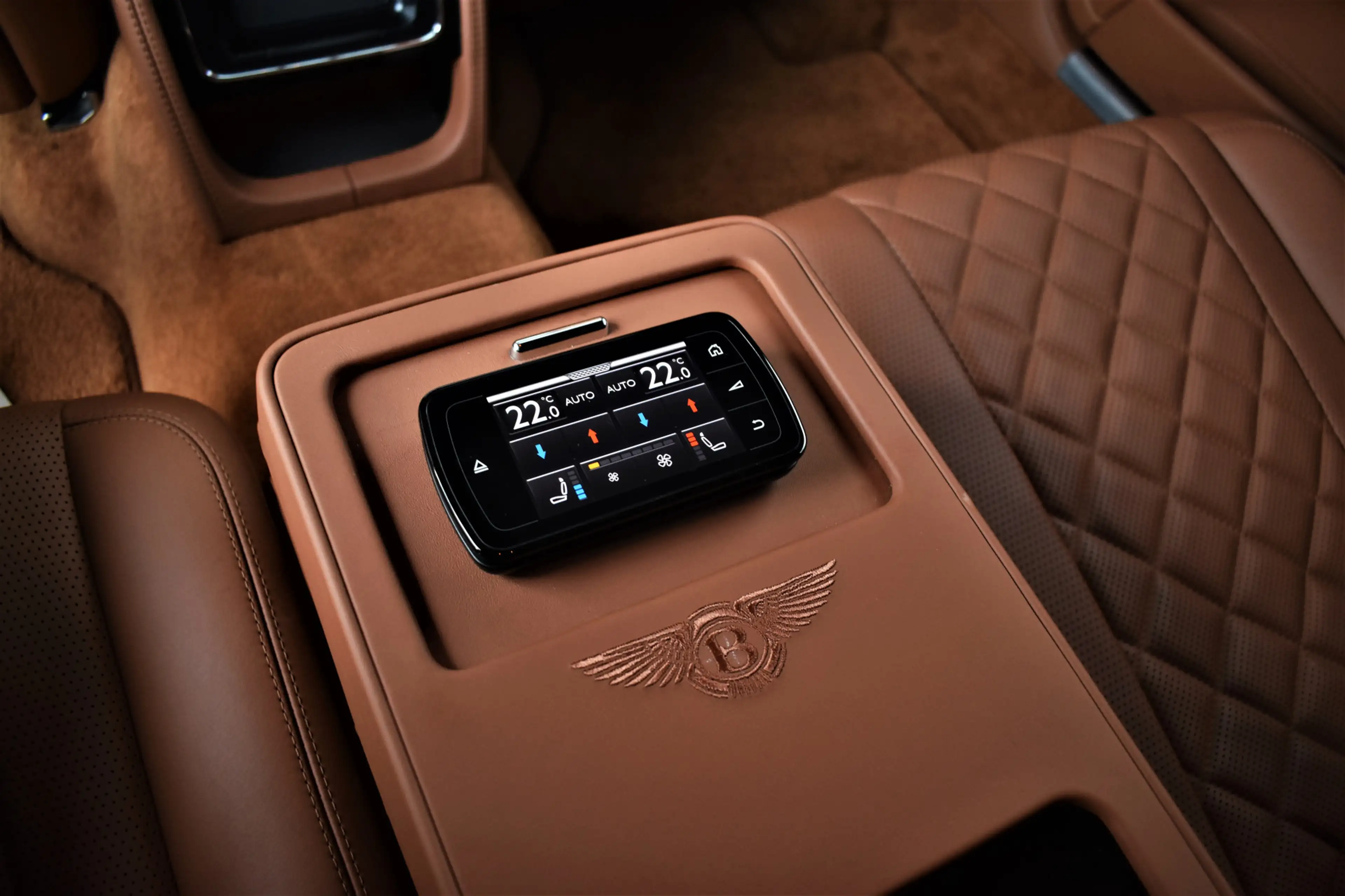 Bentley Flying Spur 4.0 V8 S 528pk Mulliner Dealer-OH Pano/Naim/Keyles — photo 21