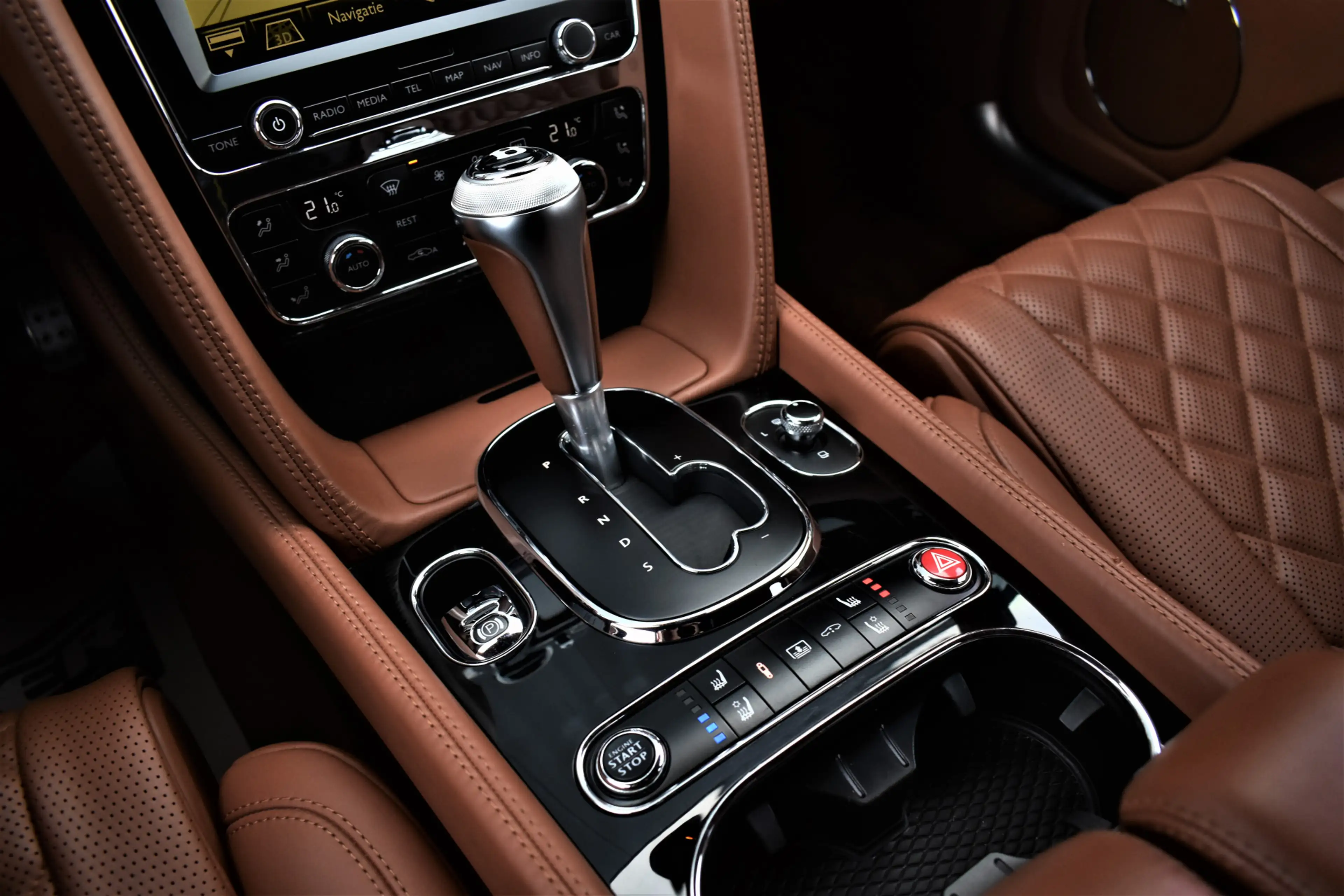 Bentley Flying Spur 4.0 V8 S 528pk Mulliner Dealer-OH Pano/Naim/Keyles — photo 30