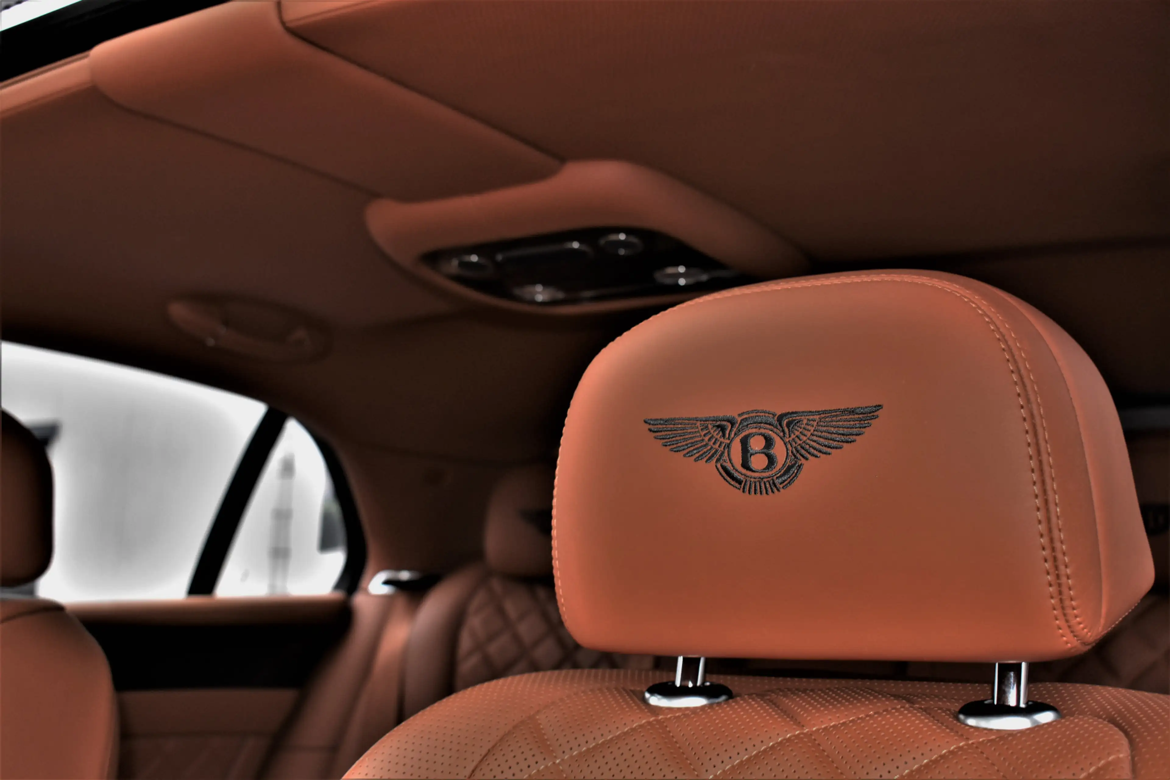 Bentley Flying Spur 4.0 V8 S 528pk Mulliner Dealer-OH Pano/Naim/Keyles — photo 18