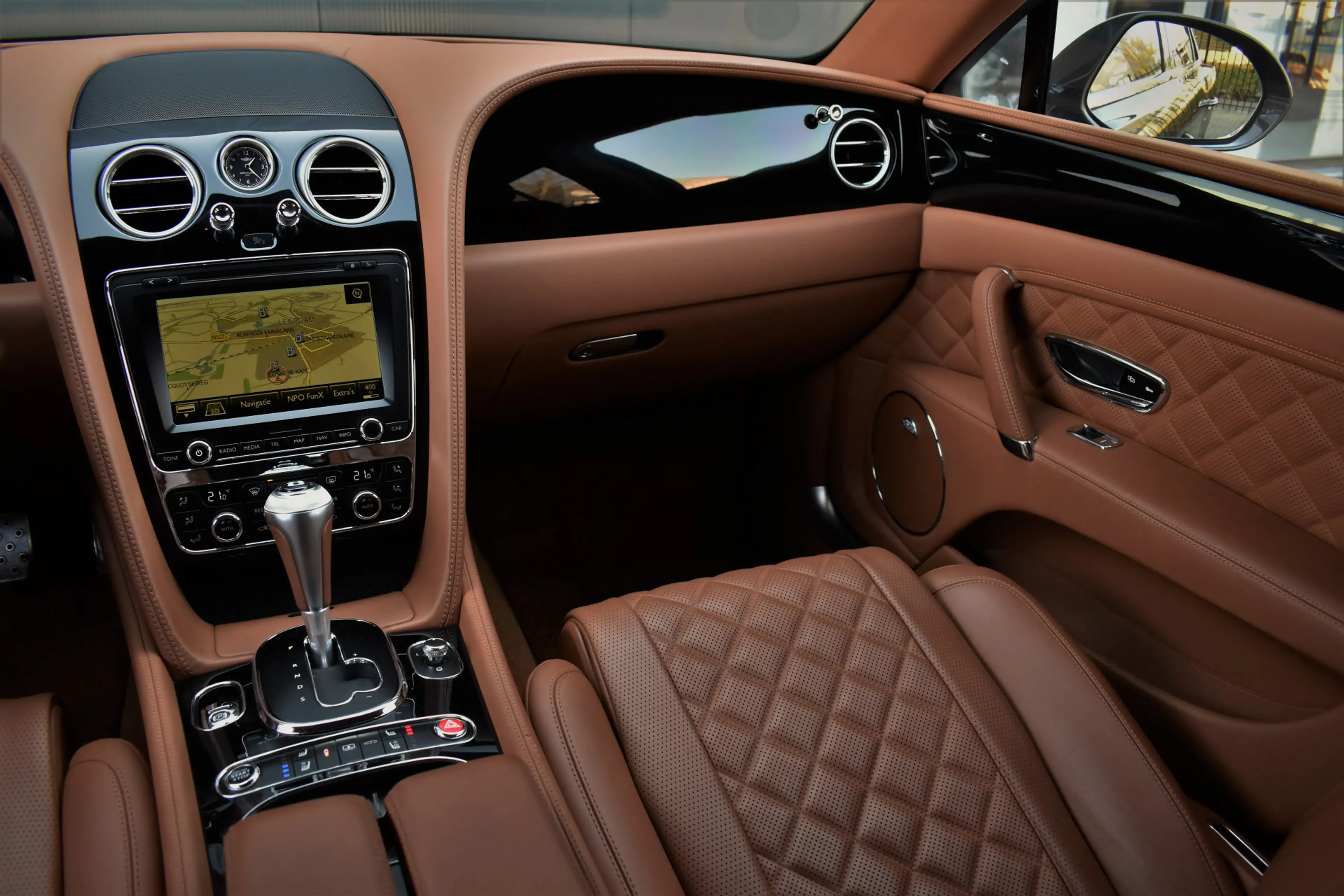 Bentley Flying Spur 4.0 V8 S 528pk Mulliner Dealer-OH Pano/Naim/Keyles — photo 24