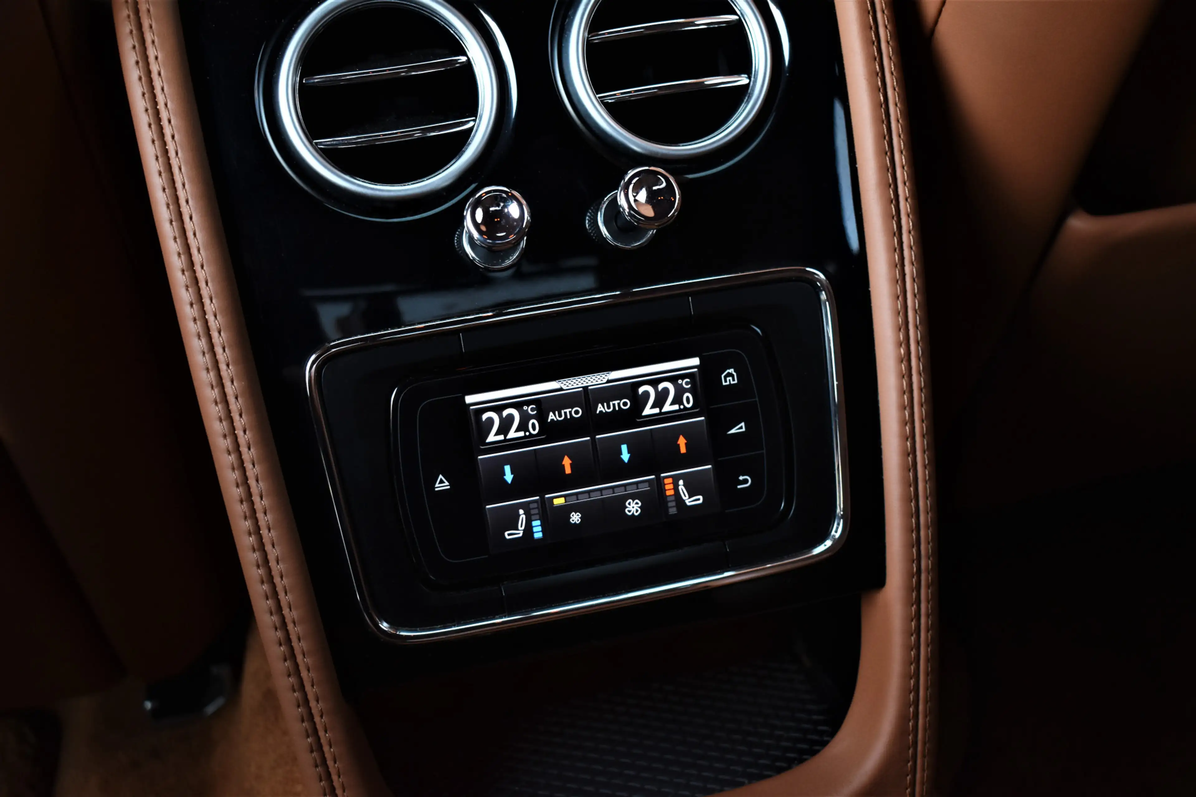 Bentley Flying Spur 4.0 V8 S 528pk Mulliner Dealer-OH Pano/Naim/Keyles — photo 22