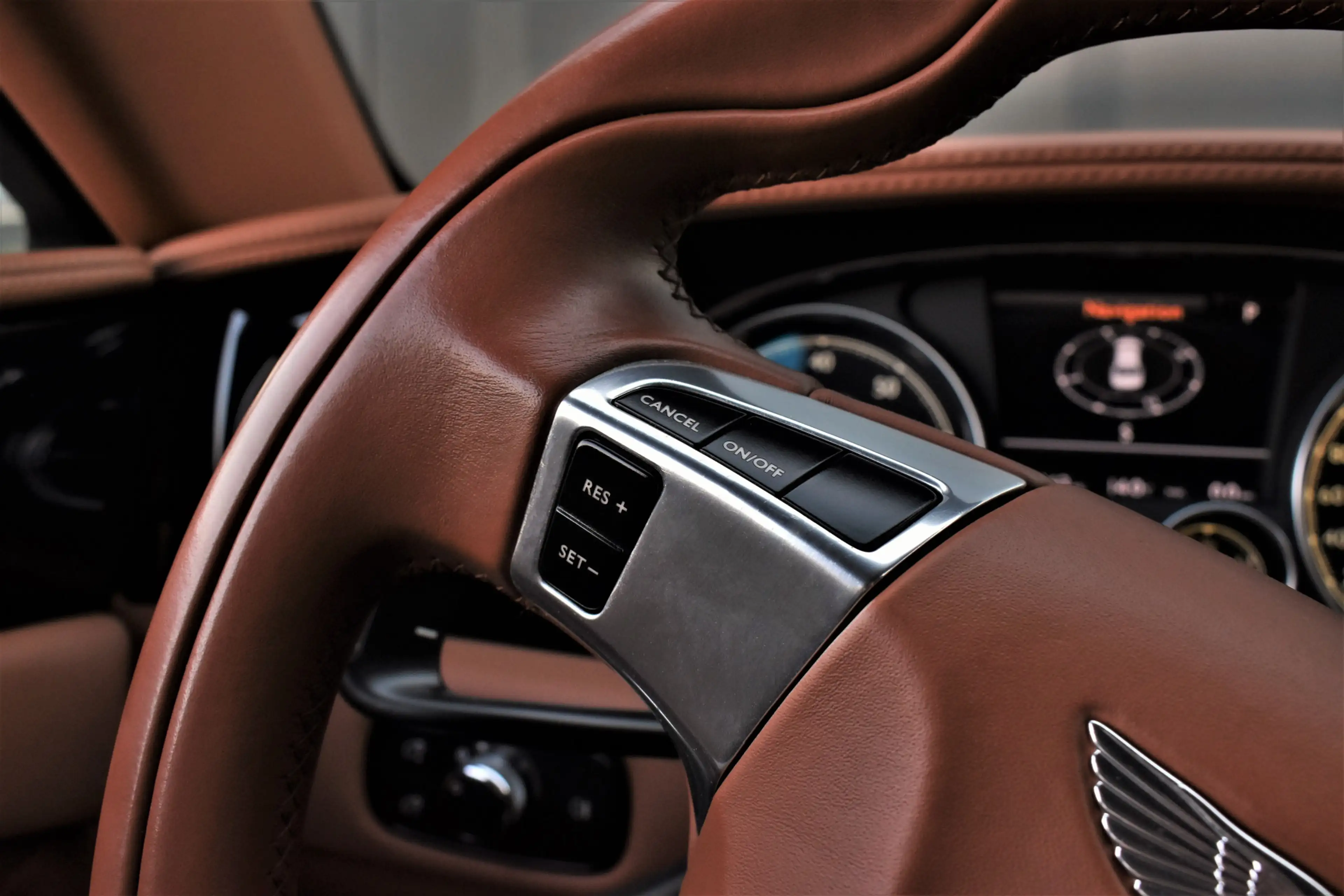 Bentley Flying Spur 4.0 V8 S 528pk Mulliner Dealer-OH Pano/Naim/Keyles — photo 33