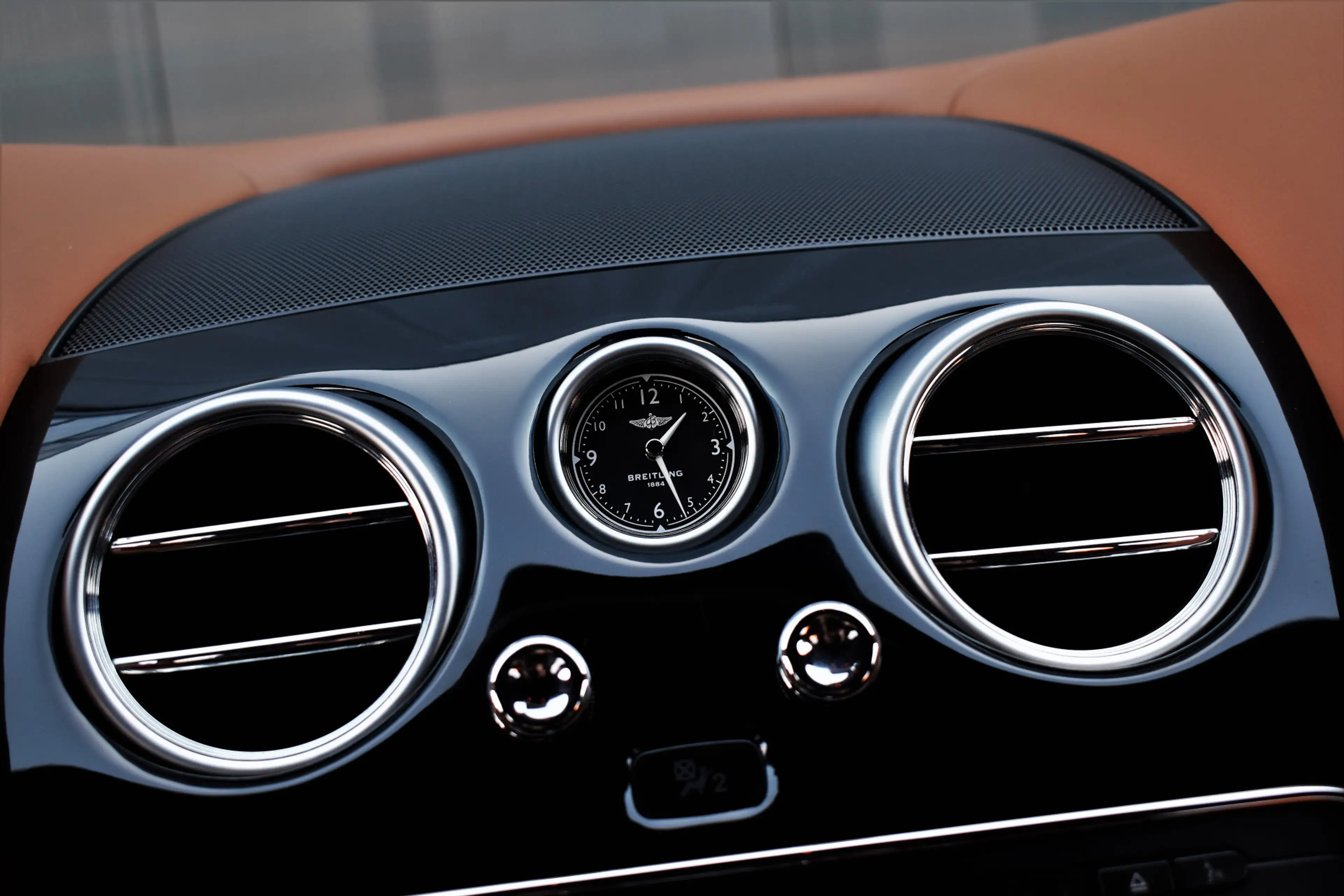 Bentley Flying Spur 4.0 V8 S 528pk Mulliner Dealer-OH Pano/Naim/Keyles — photo 28