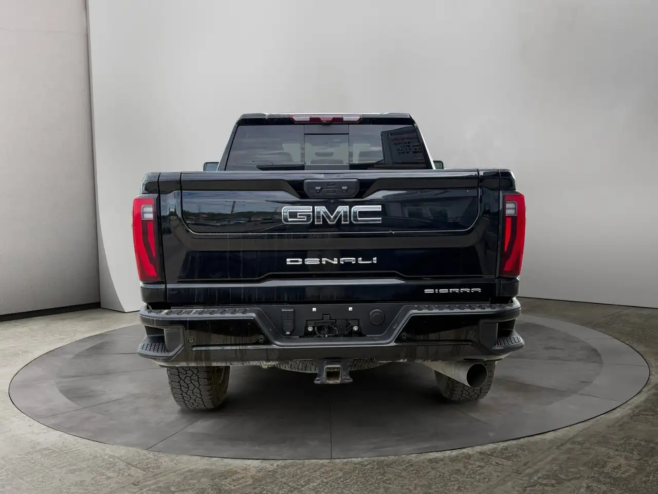 GMC Sierra 3500HD снимка GMC Sierra 3500HD
