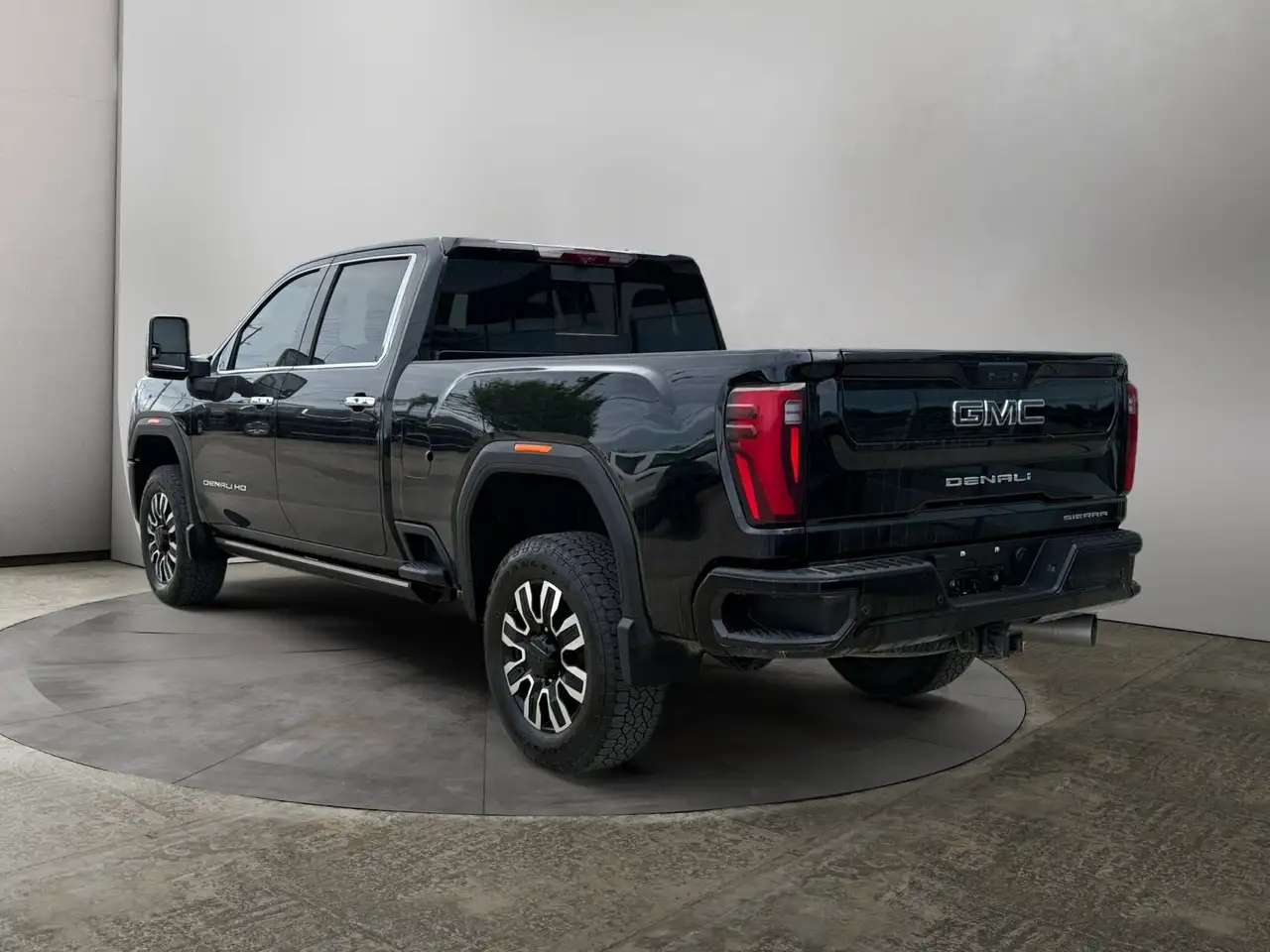 GMC Sierra 3500HD снимка GMC Sierra 3500HD