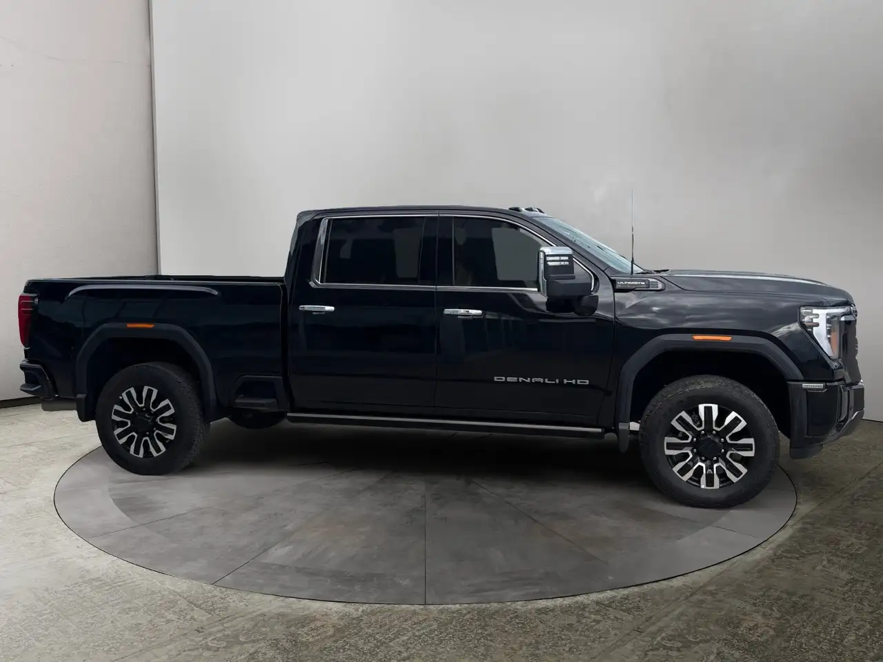 GMC Sierra 3500HD снимка GMC Sierra 3500HD