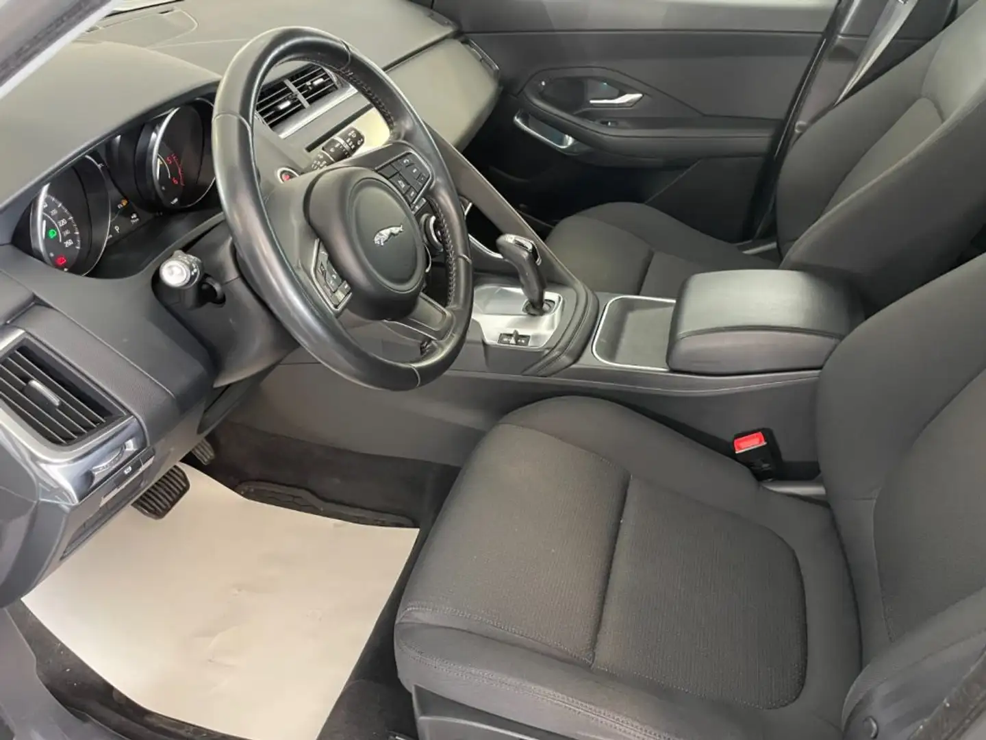 Jaguar E-Pace 2.0 D 150 CV AWD Blanc - 2