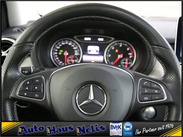 Mercedes-Benz B Class view 12