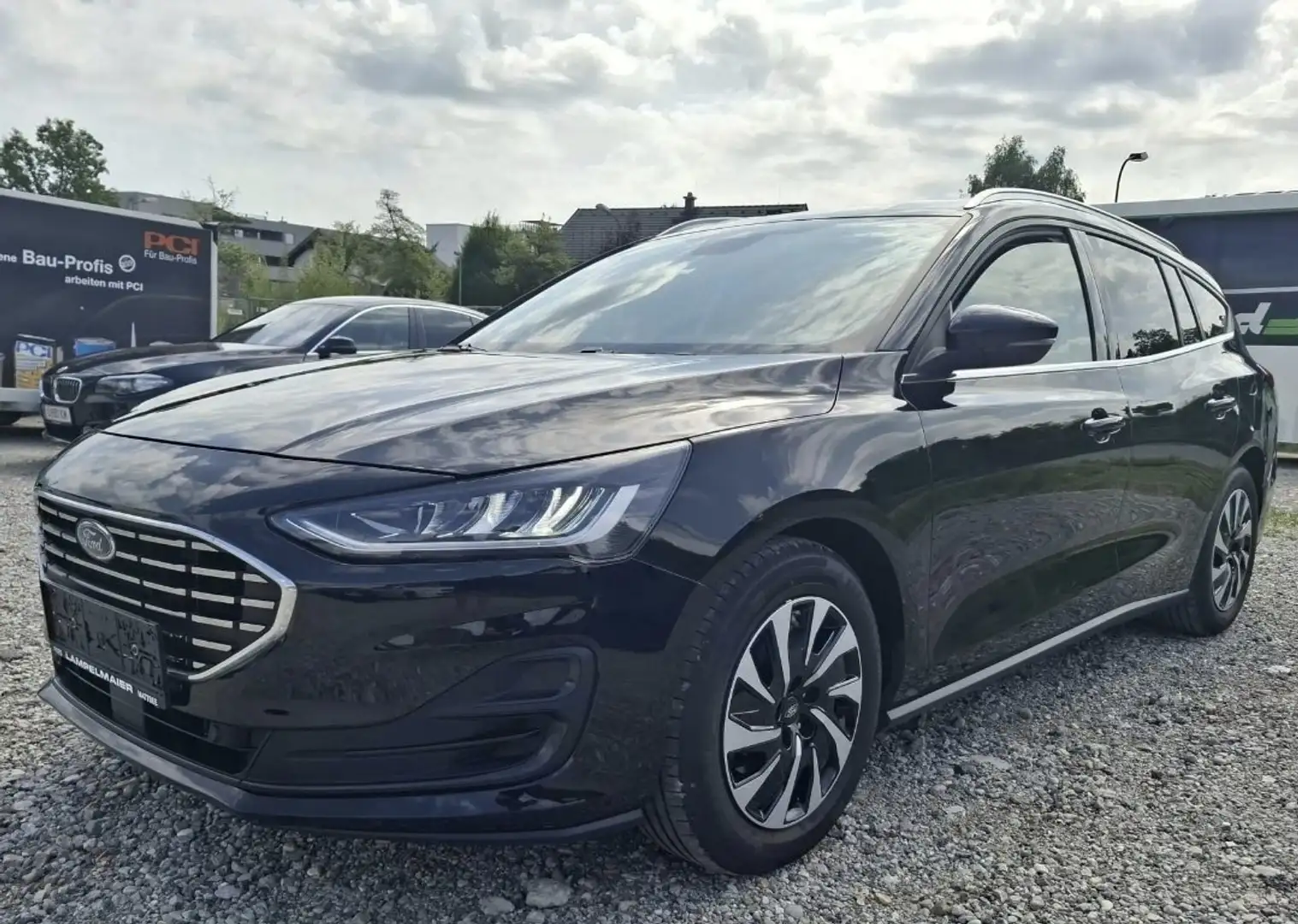 Ford Focus Focus Turnier 1,0 EcoBoost Hybrid Titanium Design Schwarz - 2
