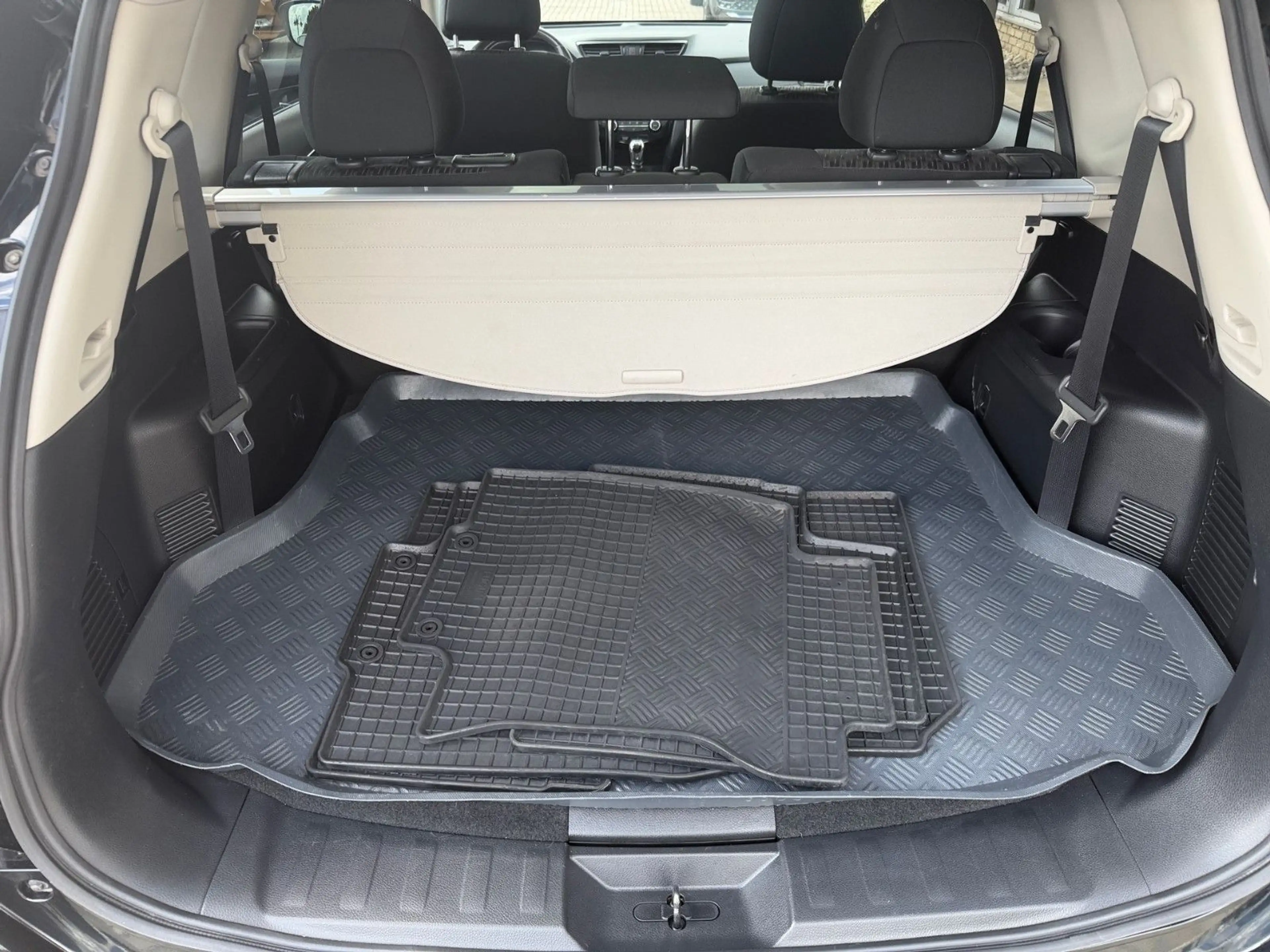 Nissan X-Trail N-Connecta — photo 12