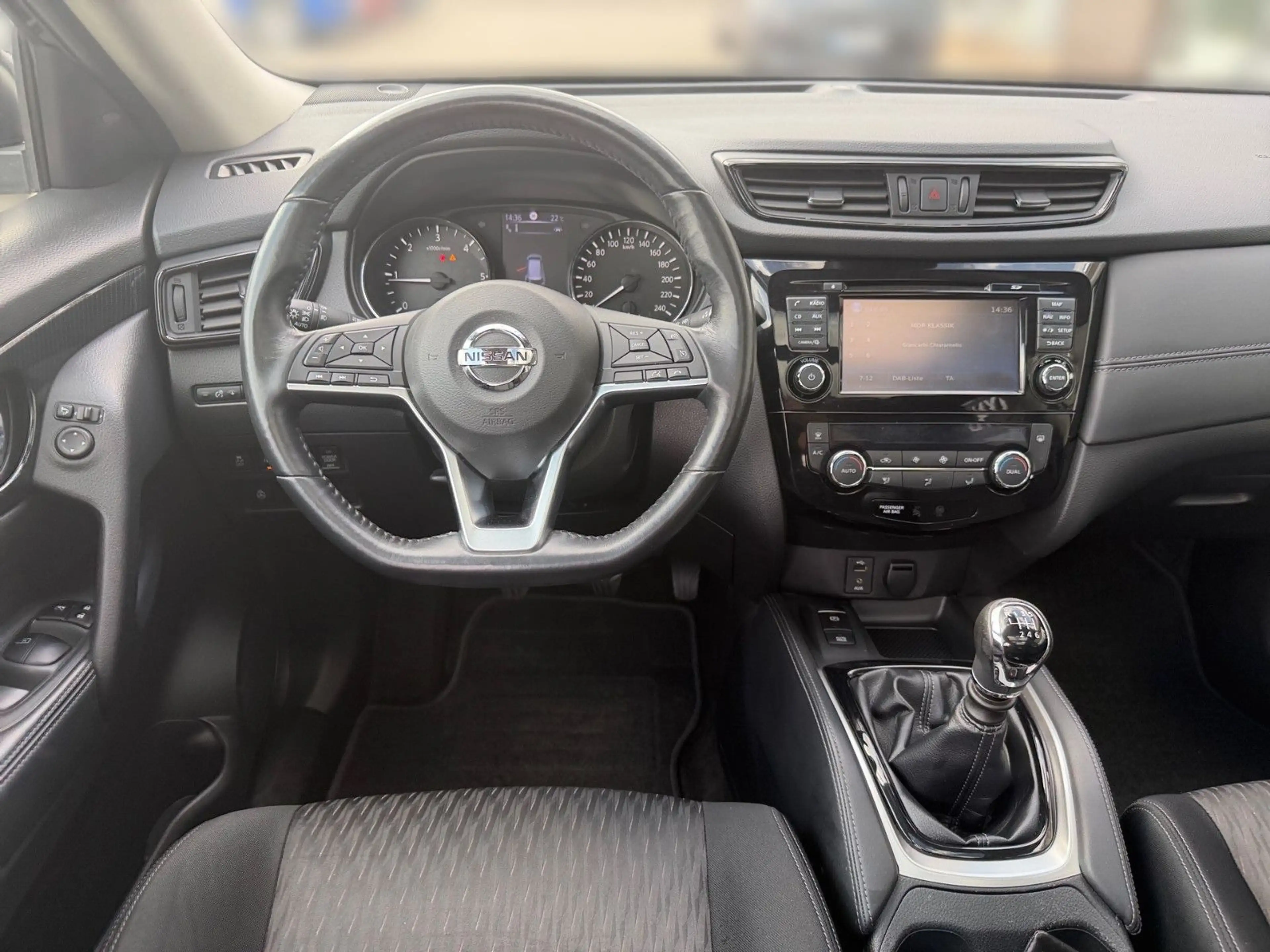 Nissan X-Trail N-Connecta — photo 10
