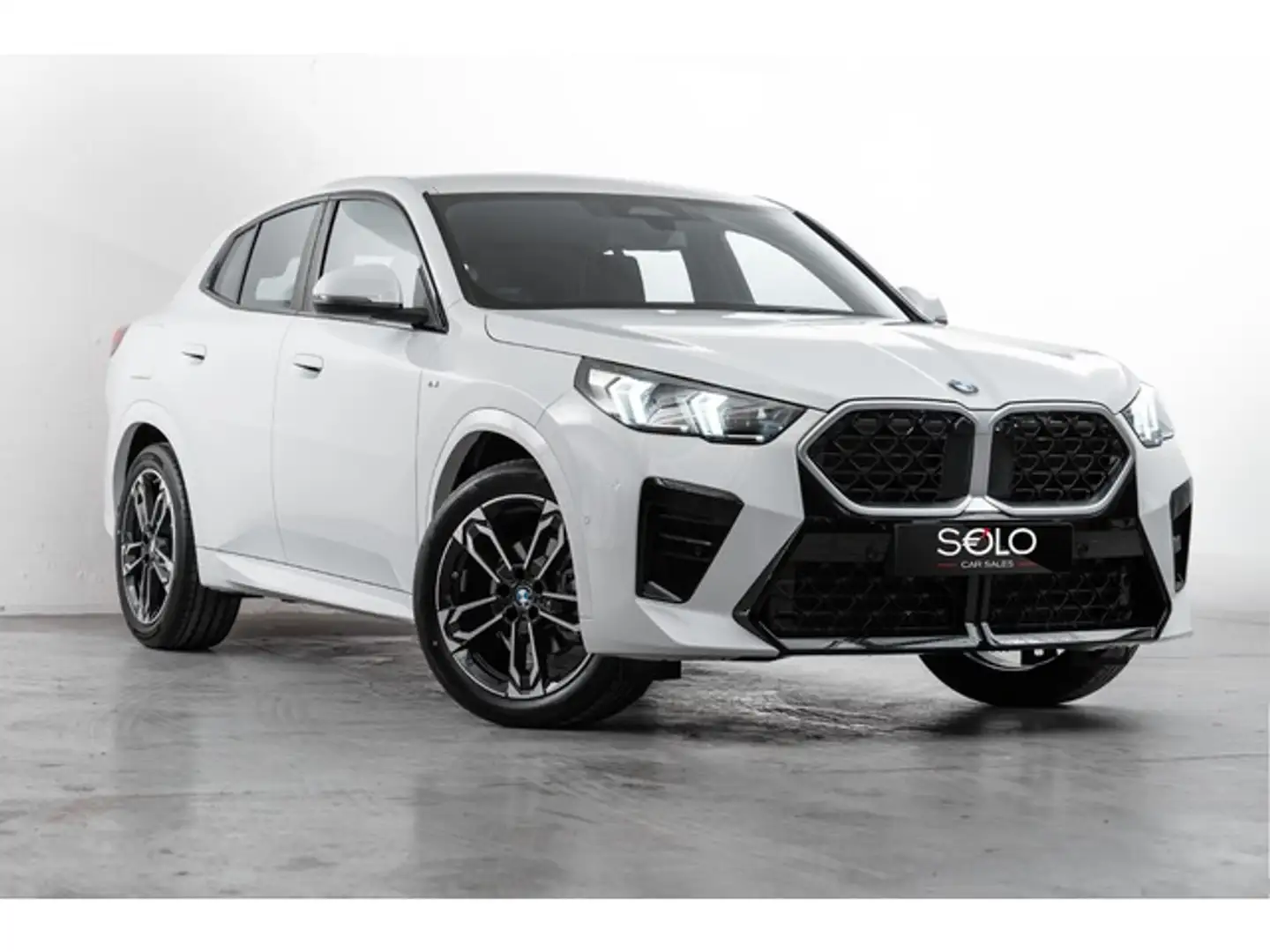 BMW X2 sDrive 18dA Blanc - 1