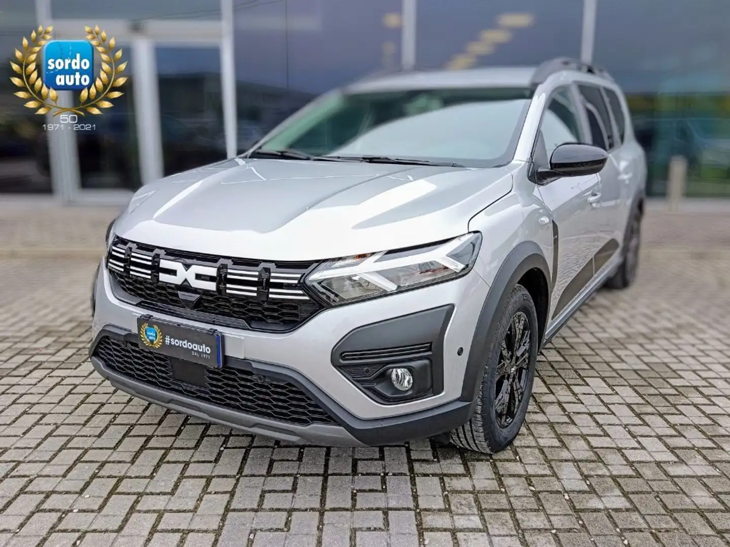Dacia Jogger 1.0 TCe GPL 100 CV 5 posti Extreme Up"NEOPATENTATI Gris - 1