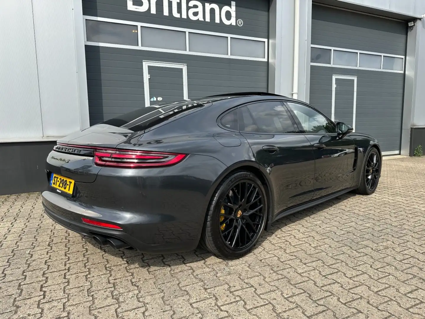Porsche Panamera 4.0 Turbo S E-Hybrid 2018 NL auto *Keramisch *Pano Gris - 2