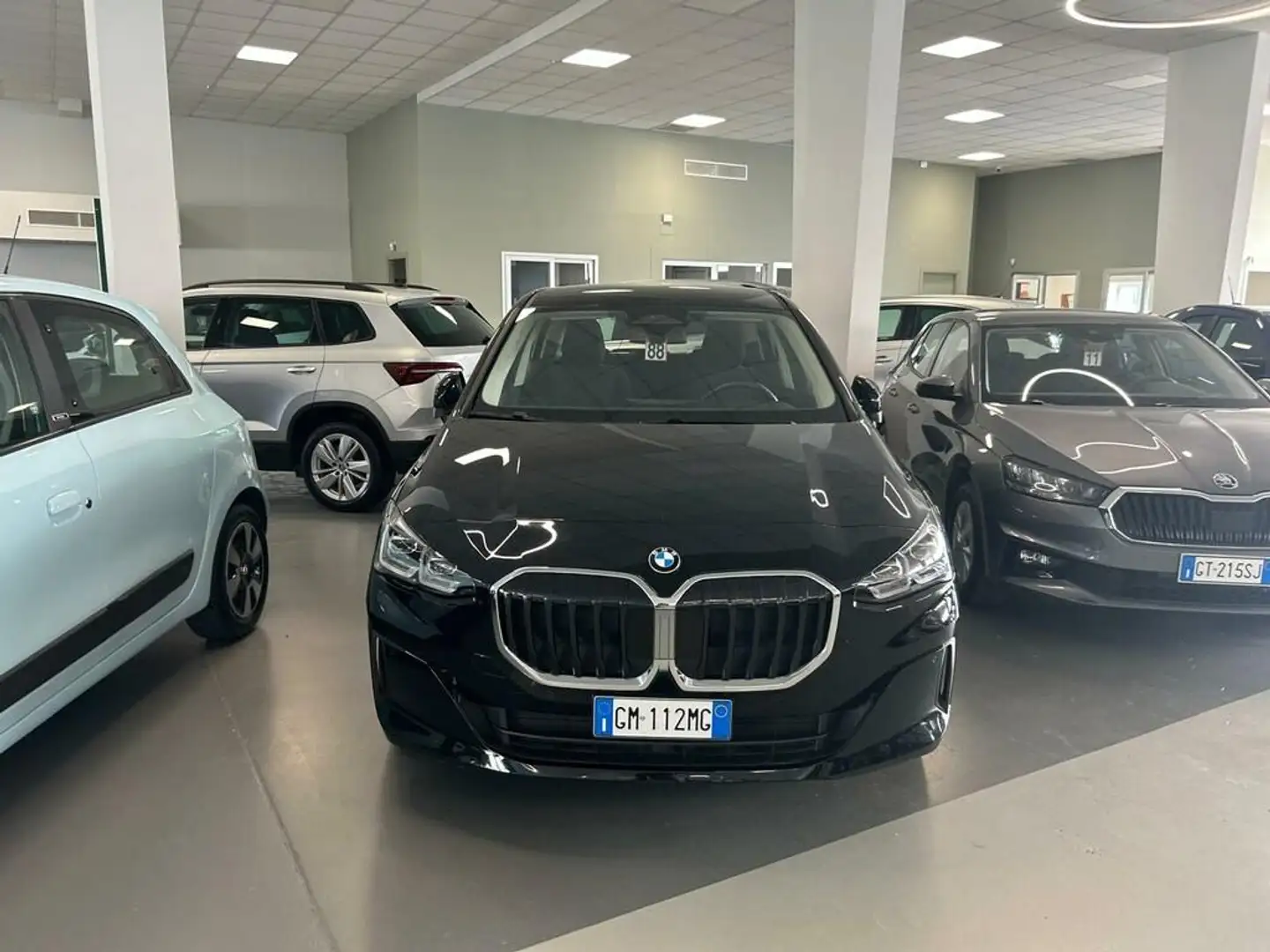 BMW 218 d Active Tourer auto Schwarz - 2