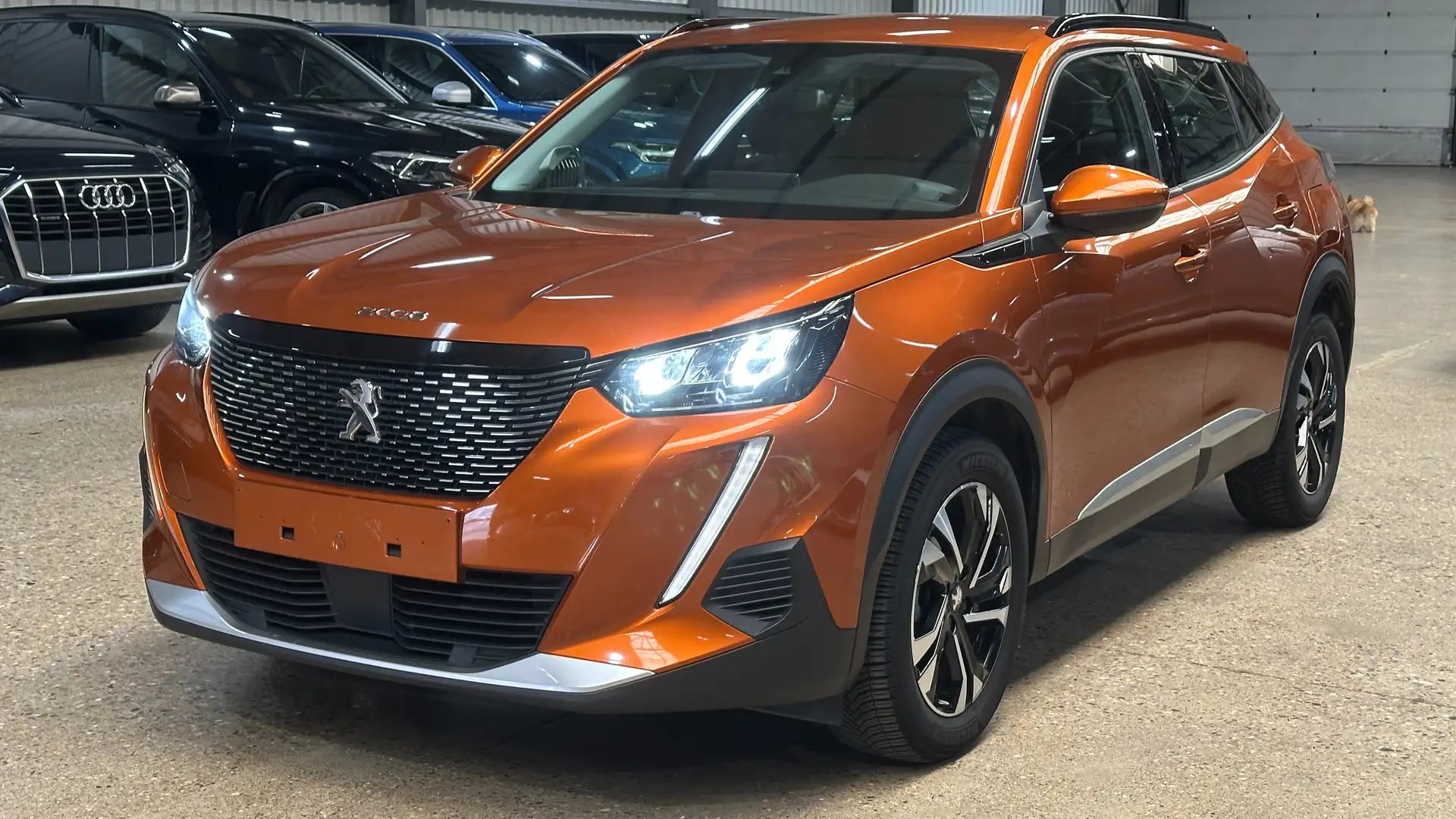 Peugeot 2008 1.2 PureTech Allure S Orange - 1