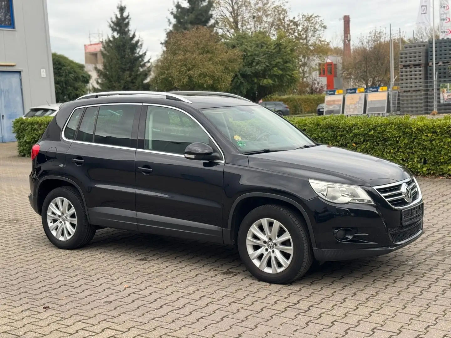 Volkswagen Tiguan Sport & Style 4Motion Auto.*AWD. *AHK.*HU Schwarz - 1