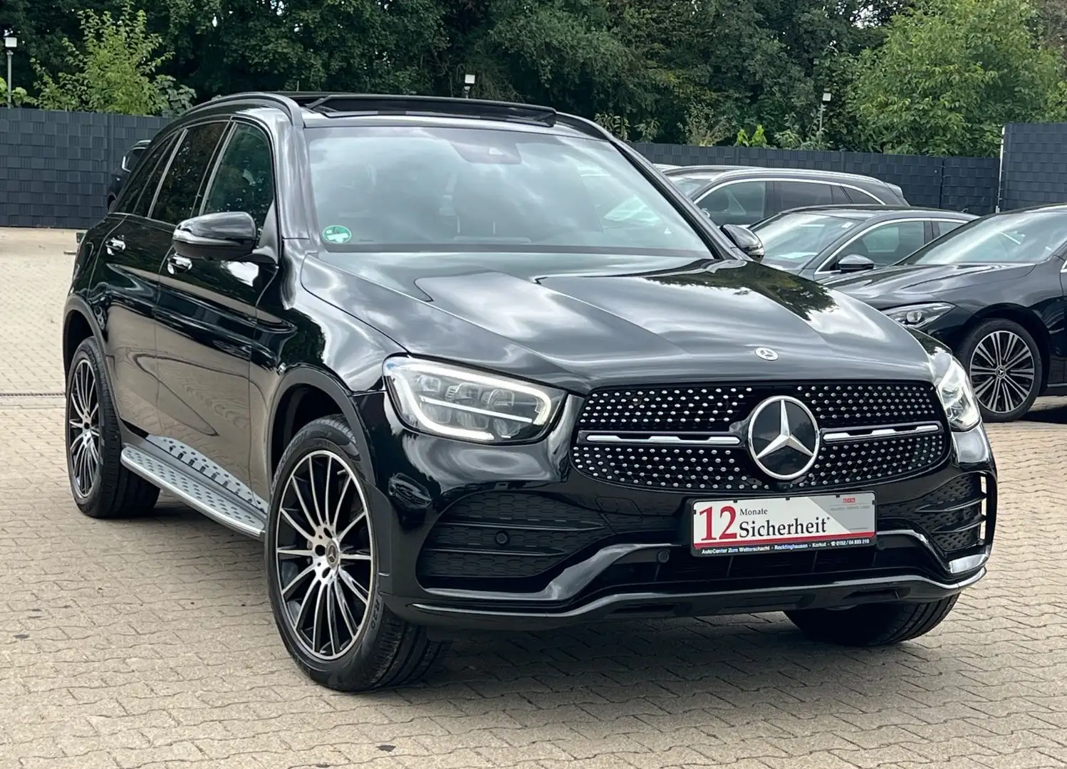 Mercedes-Benz GLC 300 GLC300de AMG LINE 4Matic-PANODACH-NIGHT P.-360° Schwarz - 2
