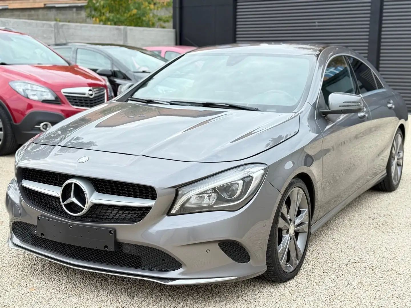 Mercedes-Benz CLA 200 CLA 200 d • AUTOMATIQUE • CUIR • NAVI Szürke - 1