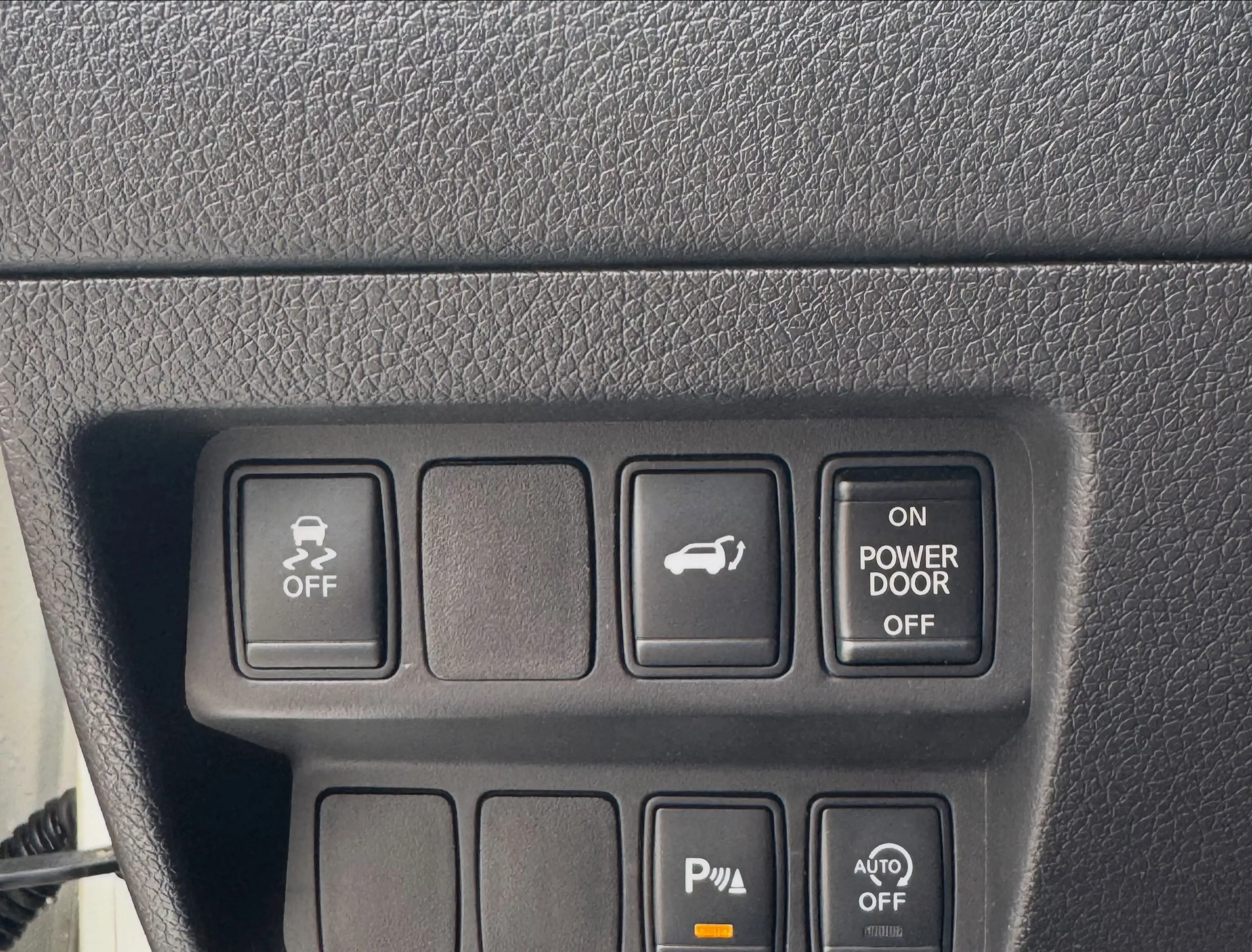 Nissan X-Trail Tekna 4x4 — photo 17