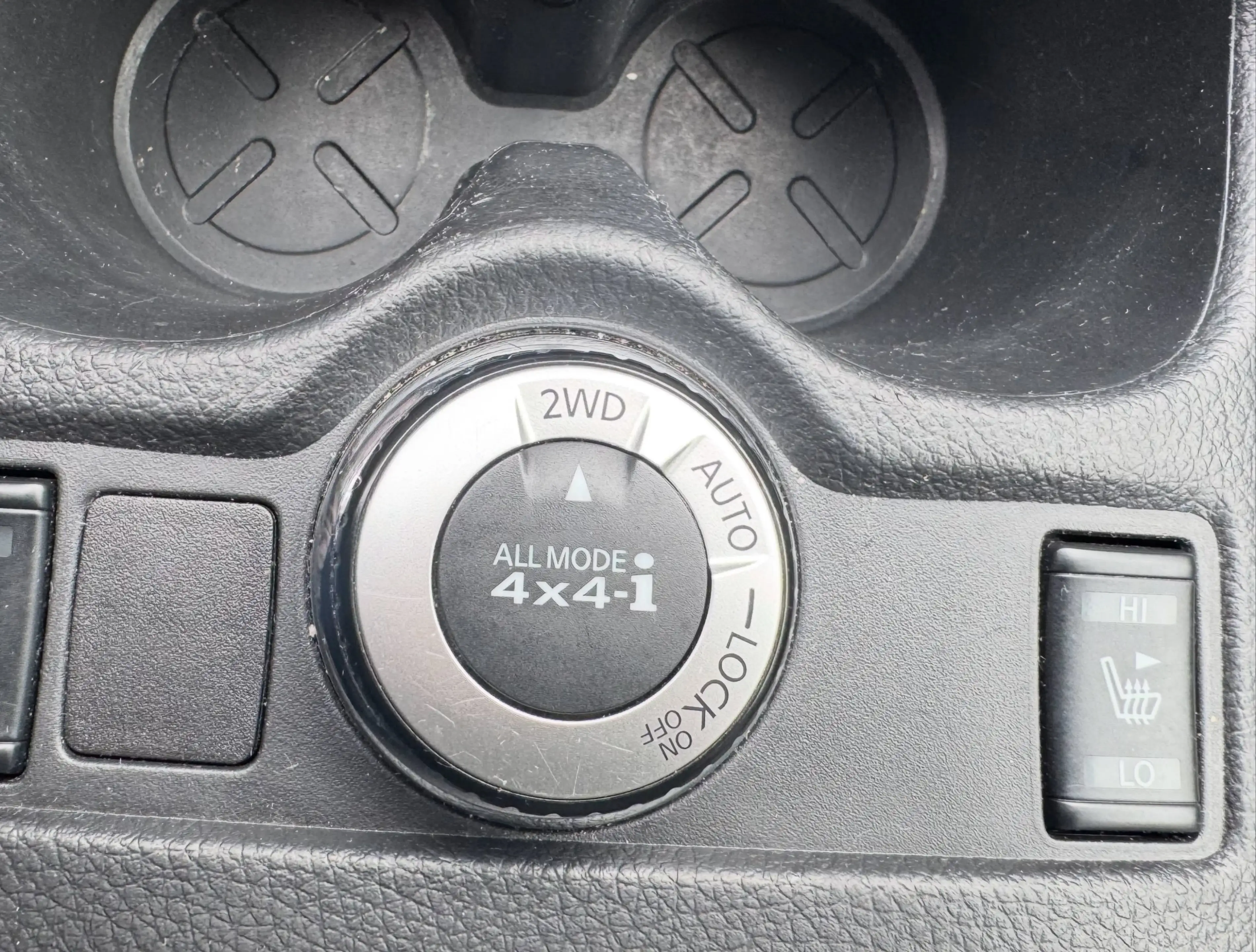 Nissan X-Trail Tekna 4x4 — photo 13