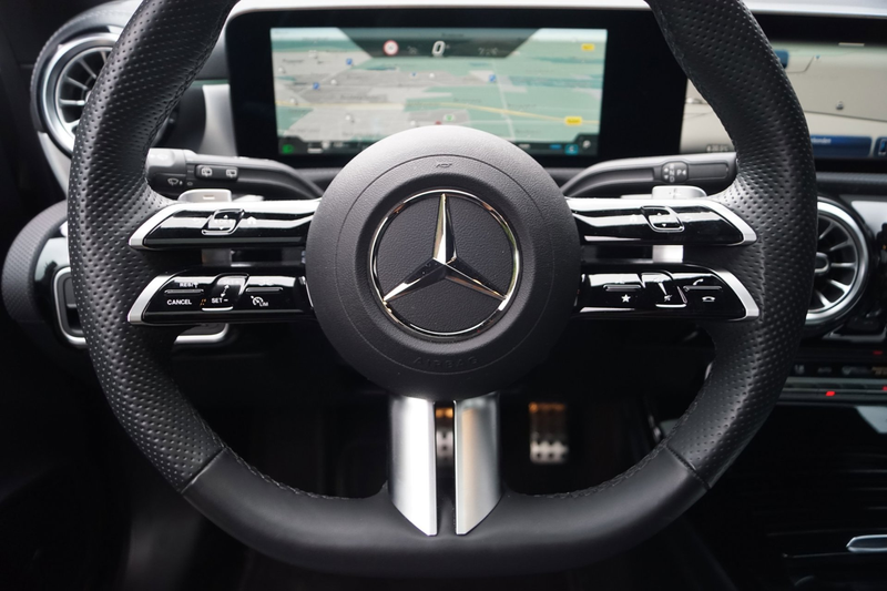 Mercedes-Benz CLA 180 Shooting Brake Business Solution AMG Autom Panodak — photo 19