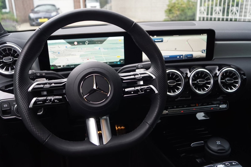 Mercedes-Benz CLA 180 Shooting Brake Business Solution AMG Autom Panodak — photo 9