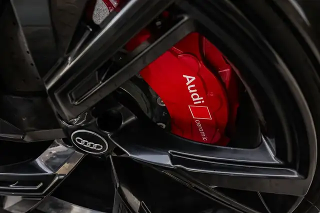 Audi RS6 Avant view 4