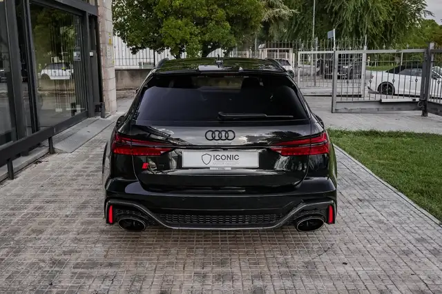 Audi RS6 Avant view 12