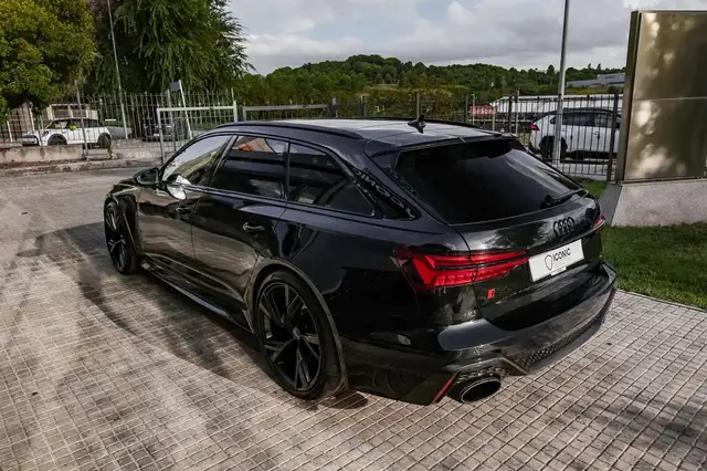 Audi RS6 Avant view 15