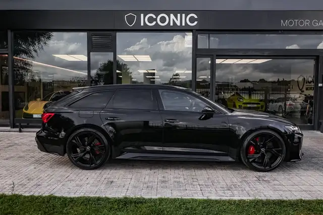 Audi RS6 Avant view 9