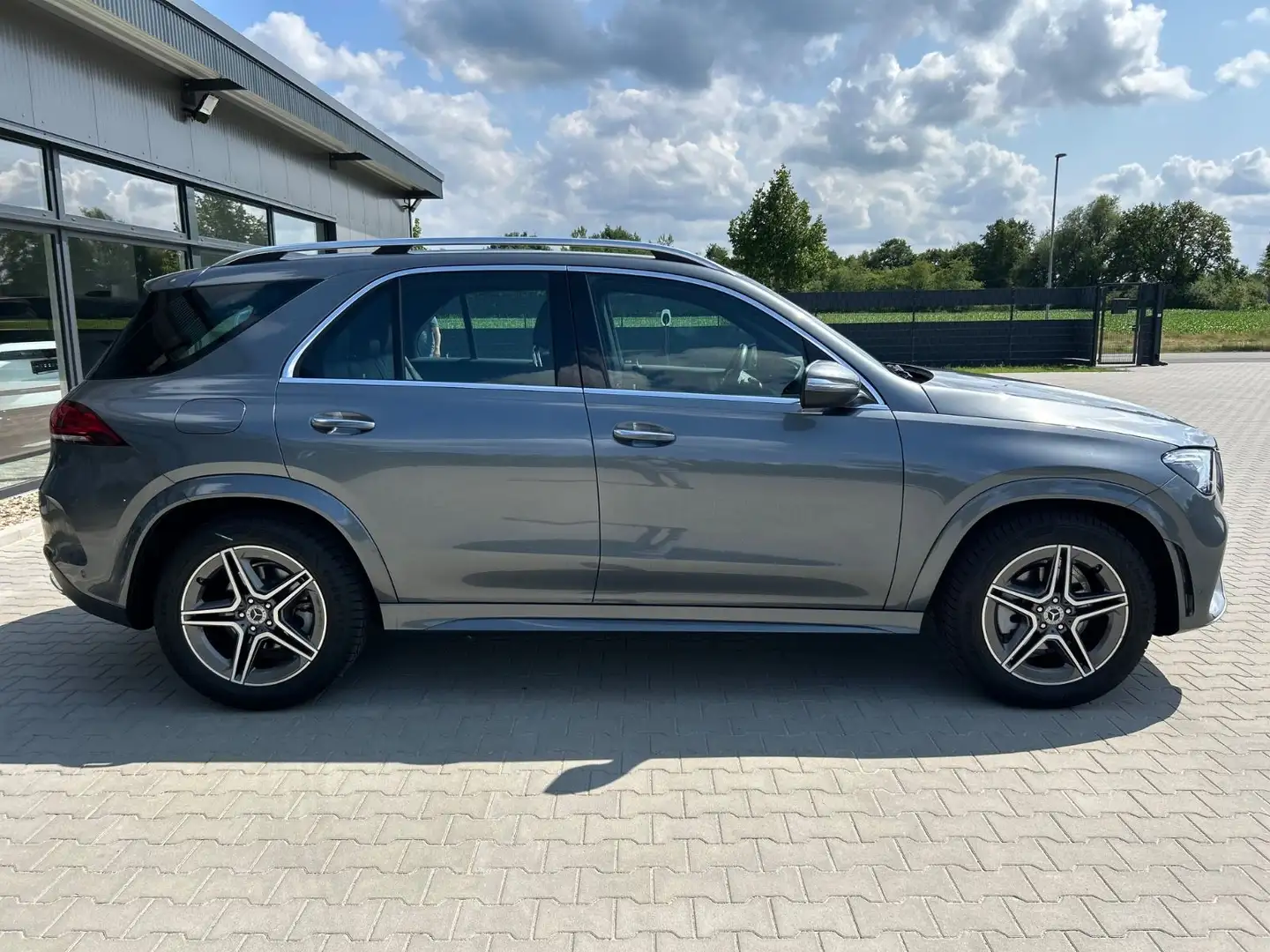 Mercedes-Benz GLE 300 d 4M AMG -Memory-360Kamera-20Zoll Grijs - 2