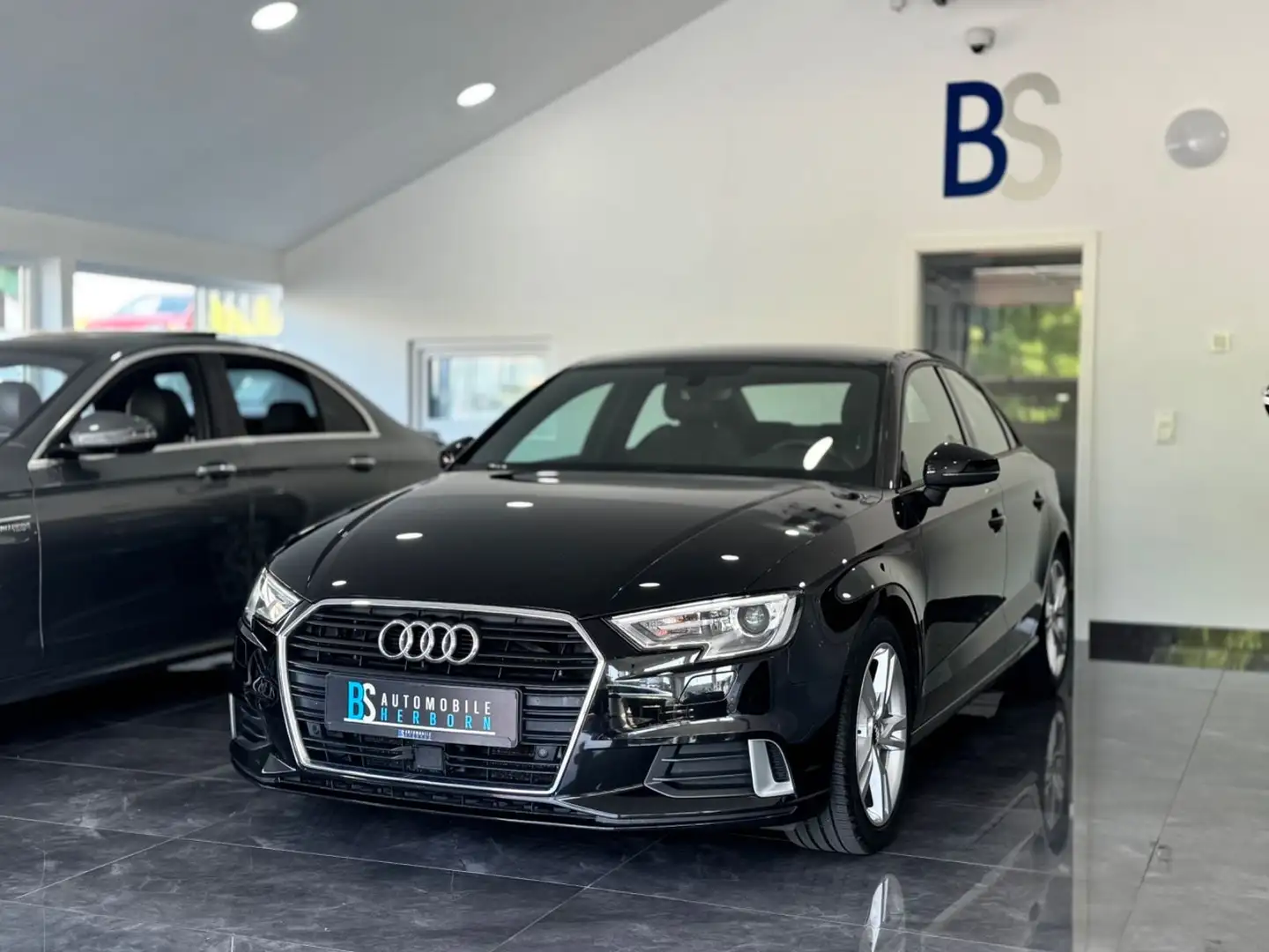 Audi A3 Limousine 35 TDI sport/S-tronic/LED/Navi Negro - 2