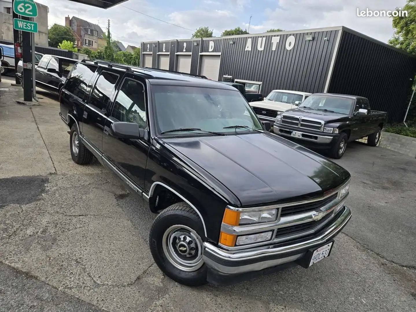 Chevrolet Suburban 7.4 V8 454ci 8 places Noir - 1