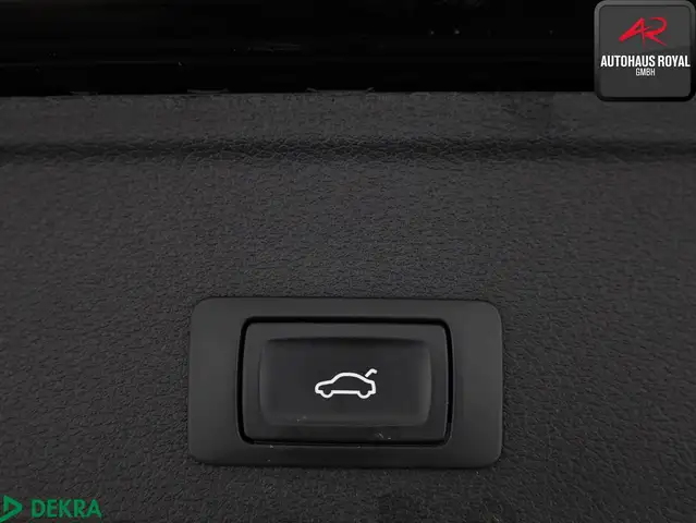 Audi A4 view 24