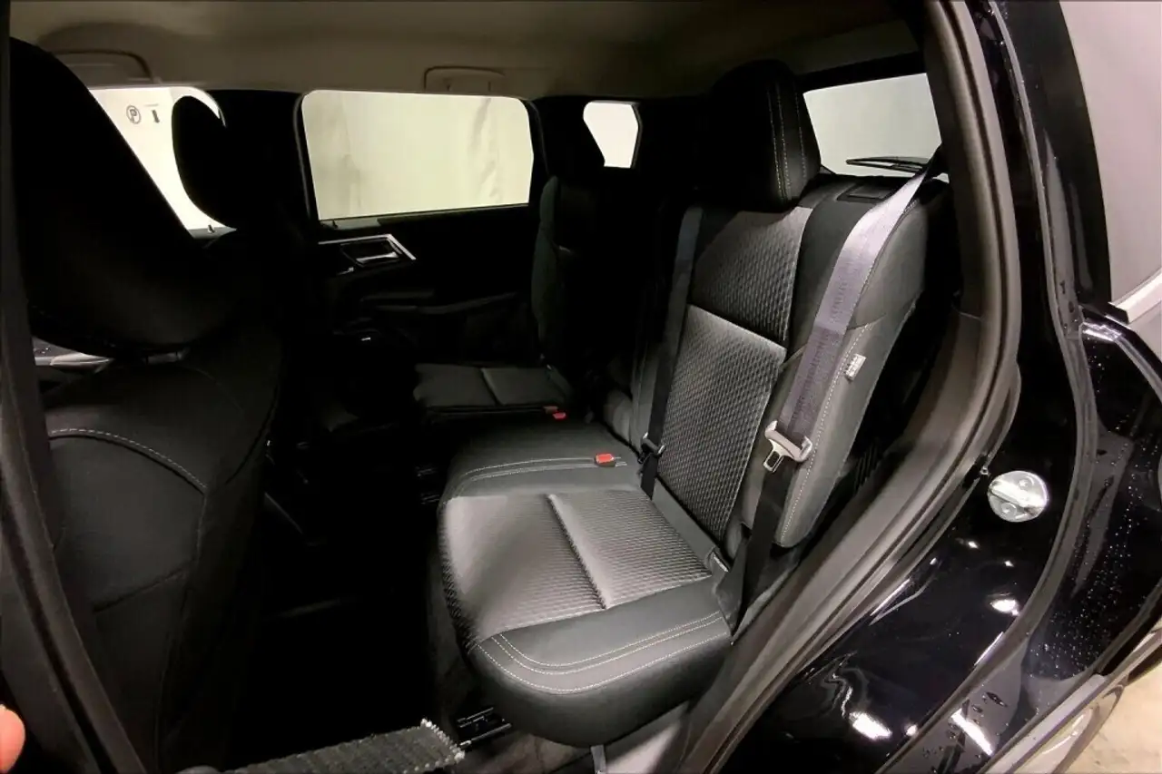 Mitsubishi Outlander снимка Mitsubishi Outlander