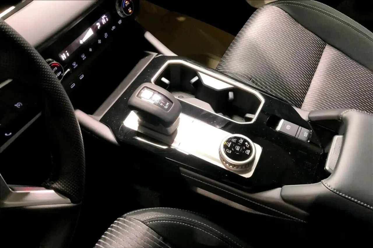 Mitsubishi Outlander снимка Mitsubishi Outlander