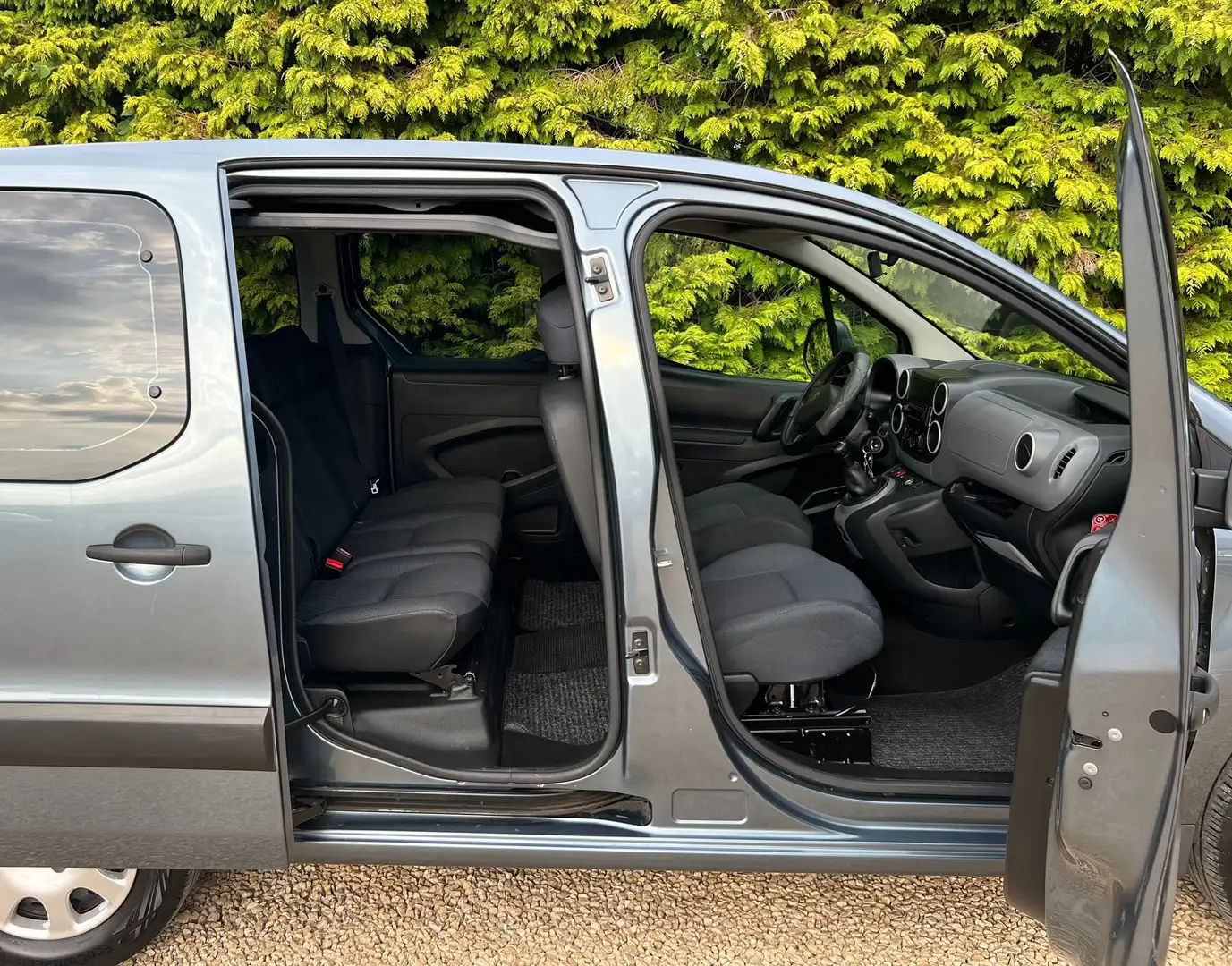 Peugeot Partner Tepee 1.6 HDi  75 CV PREMIER PROPRIETAIRE 5 PLACES Gris - 2