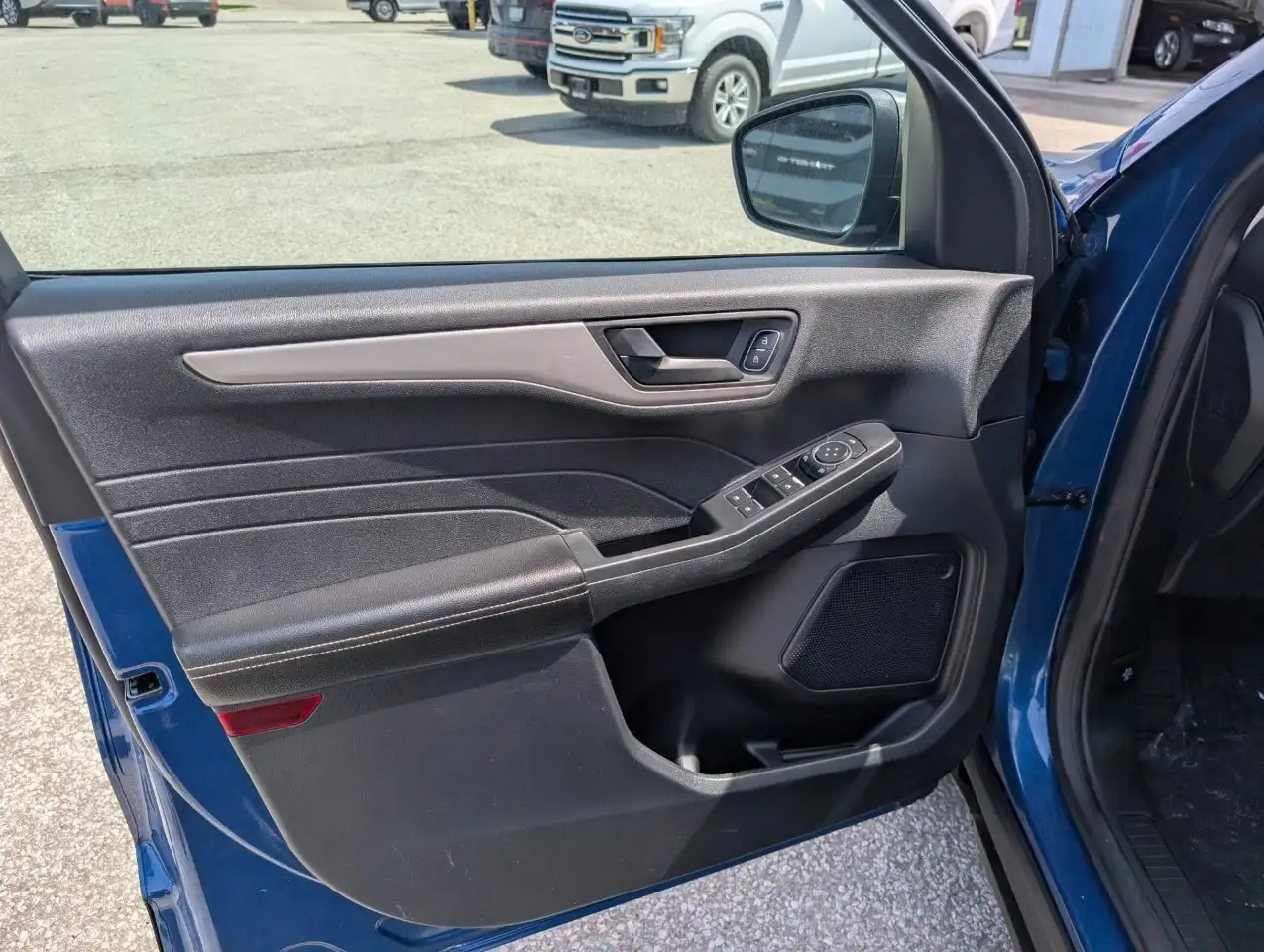 Ford Escape photo Ford Escape