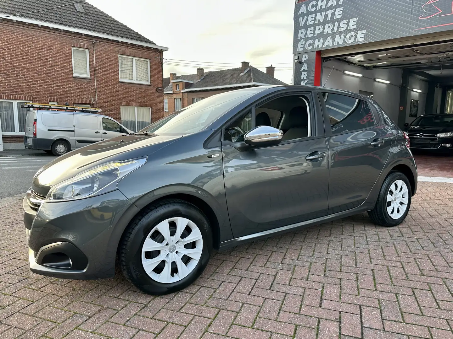 Peugeot 208 208 1.6 BlueHDi Style/GPS/AIRCO/5 PORTES/ Euro 6 - 1