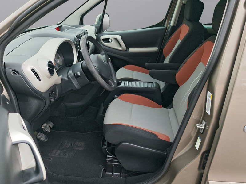 Peugeot Partner Style 1.6 HDI *Klima*Panorama*PDC — photo 9