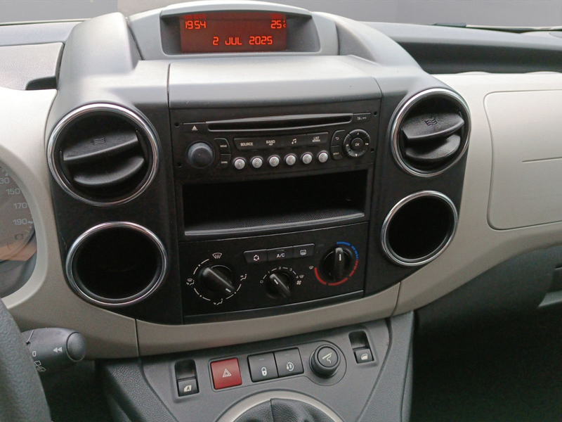 Peugeot Partner Style 1.6 HDI *Klima*Panorama*PDC — photo 11