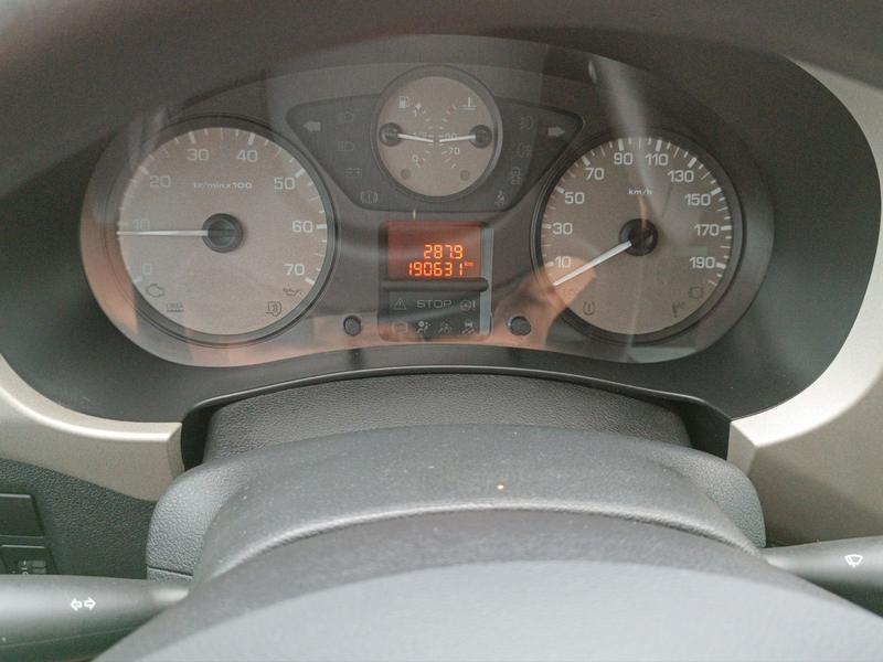 Peugeot Partner Style 1.6 HDI *Klima*Panorama*PDC — photo 12